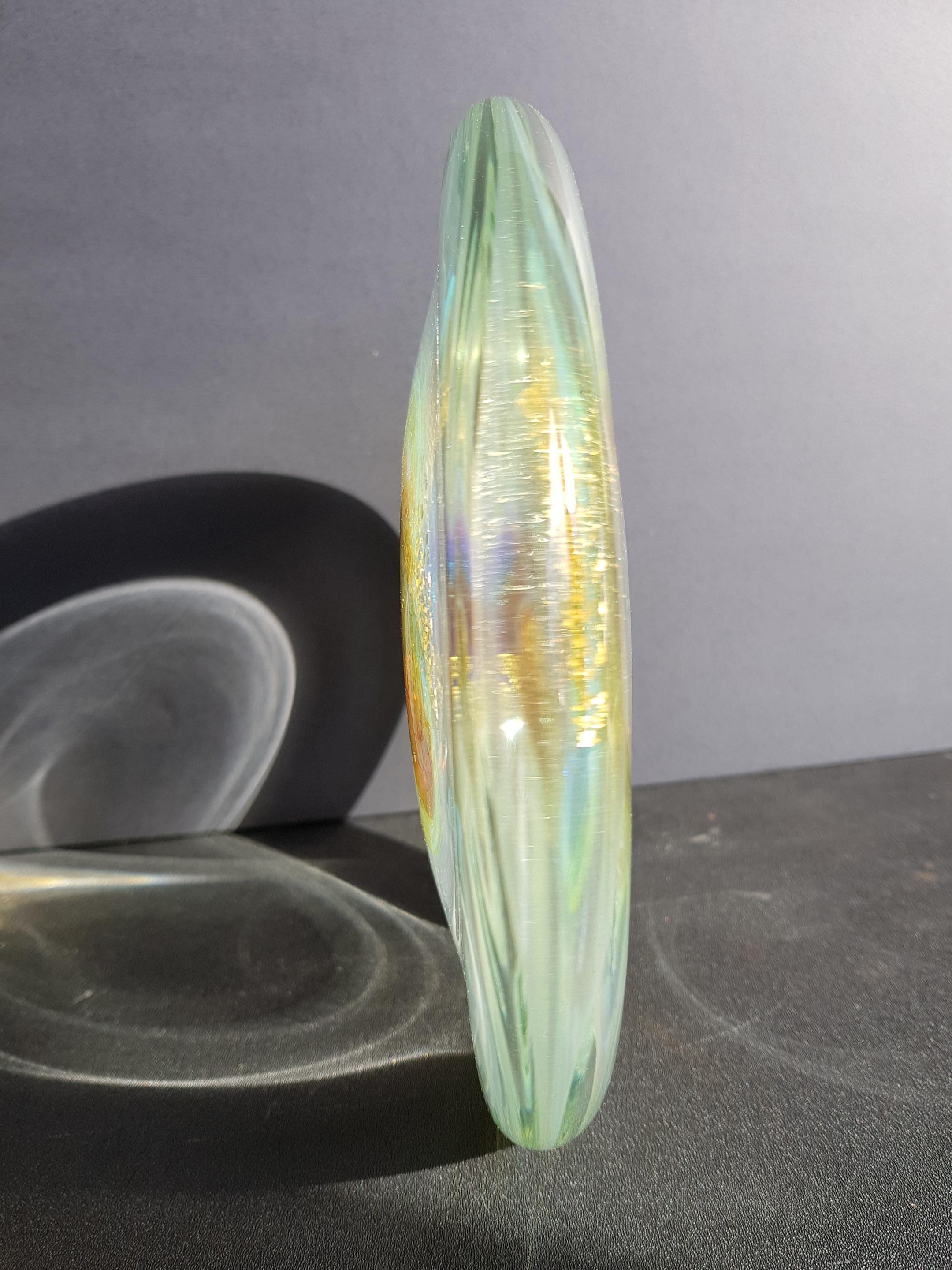Oro Art Glass Nebula Sculpture Disc Cosmic Iridescent Opalescent OuterSpace Orb Star in vendita