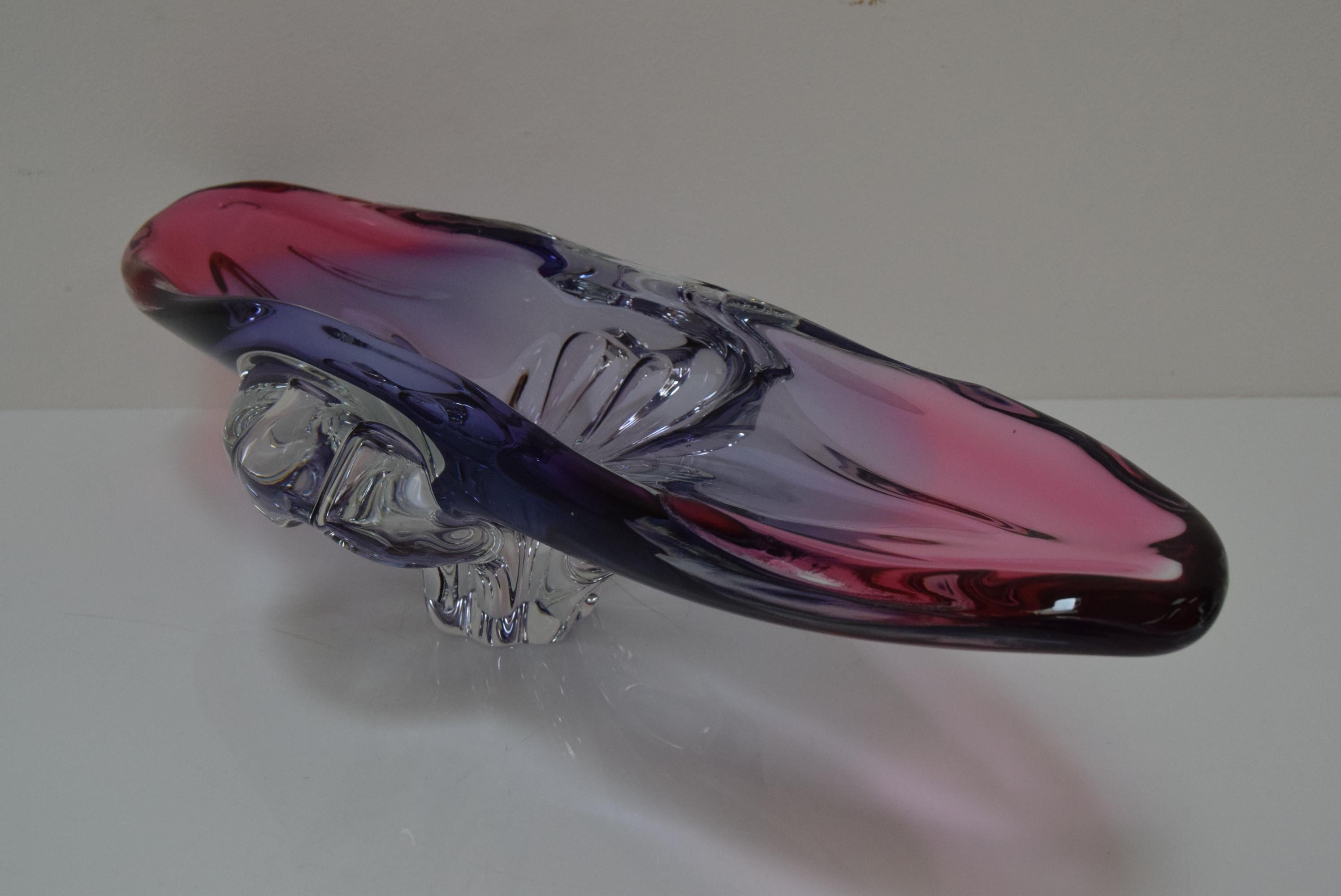 Coupe oblongue en verre d'art par Josef Hospodka pour Glasswork Chřibská, 1960 en vente 3