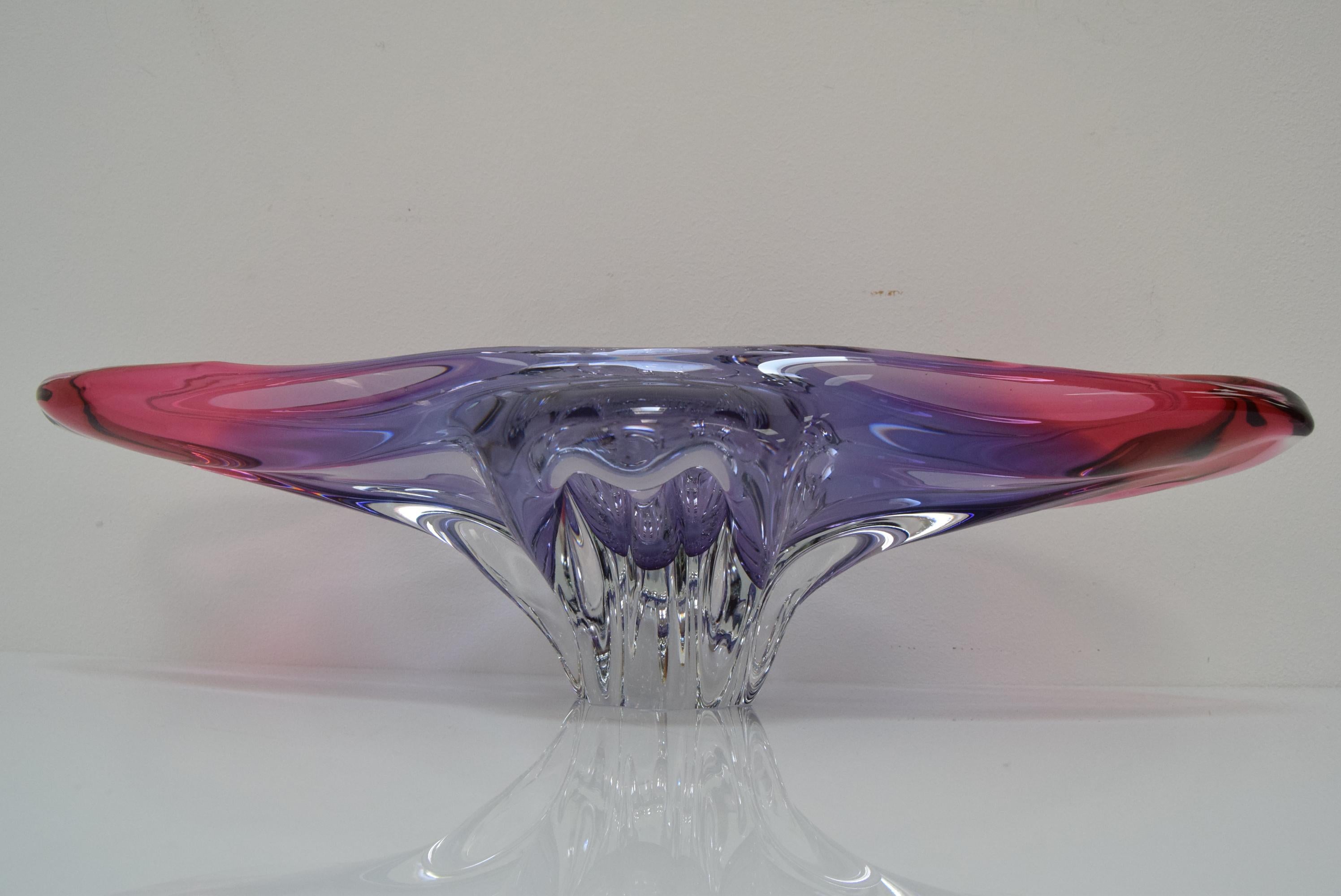 Coupe oblongue en verre d'art par Josef Hospodka pour Glasswork Chřibská, 1960 en vente 5