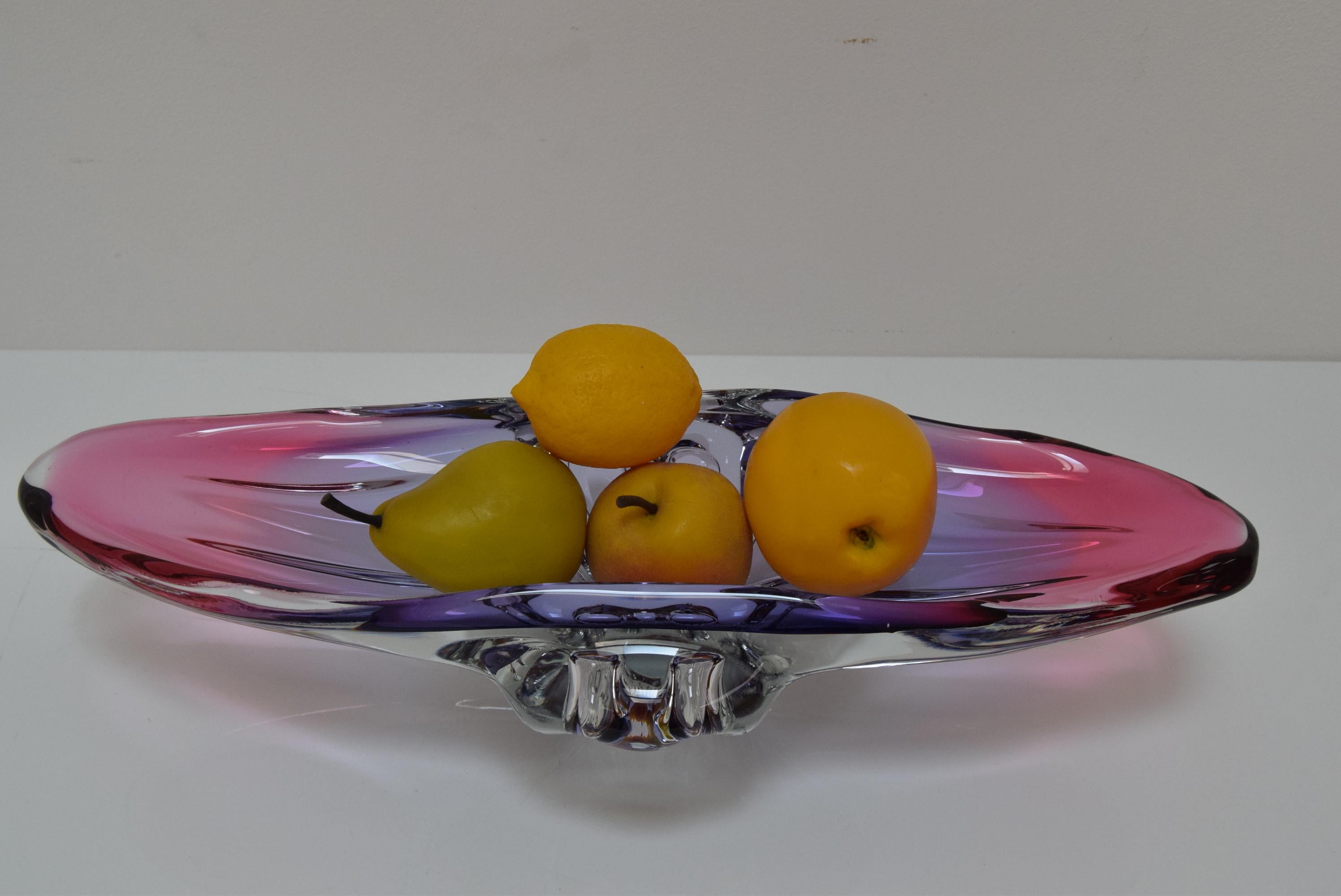 Art Glass Oblong Bowl by Josef Hospodka for Glasswork Chřibská, 1960 For Sale 10