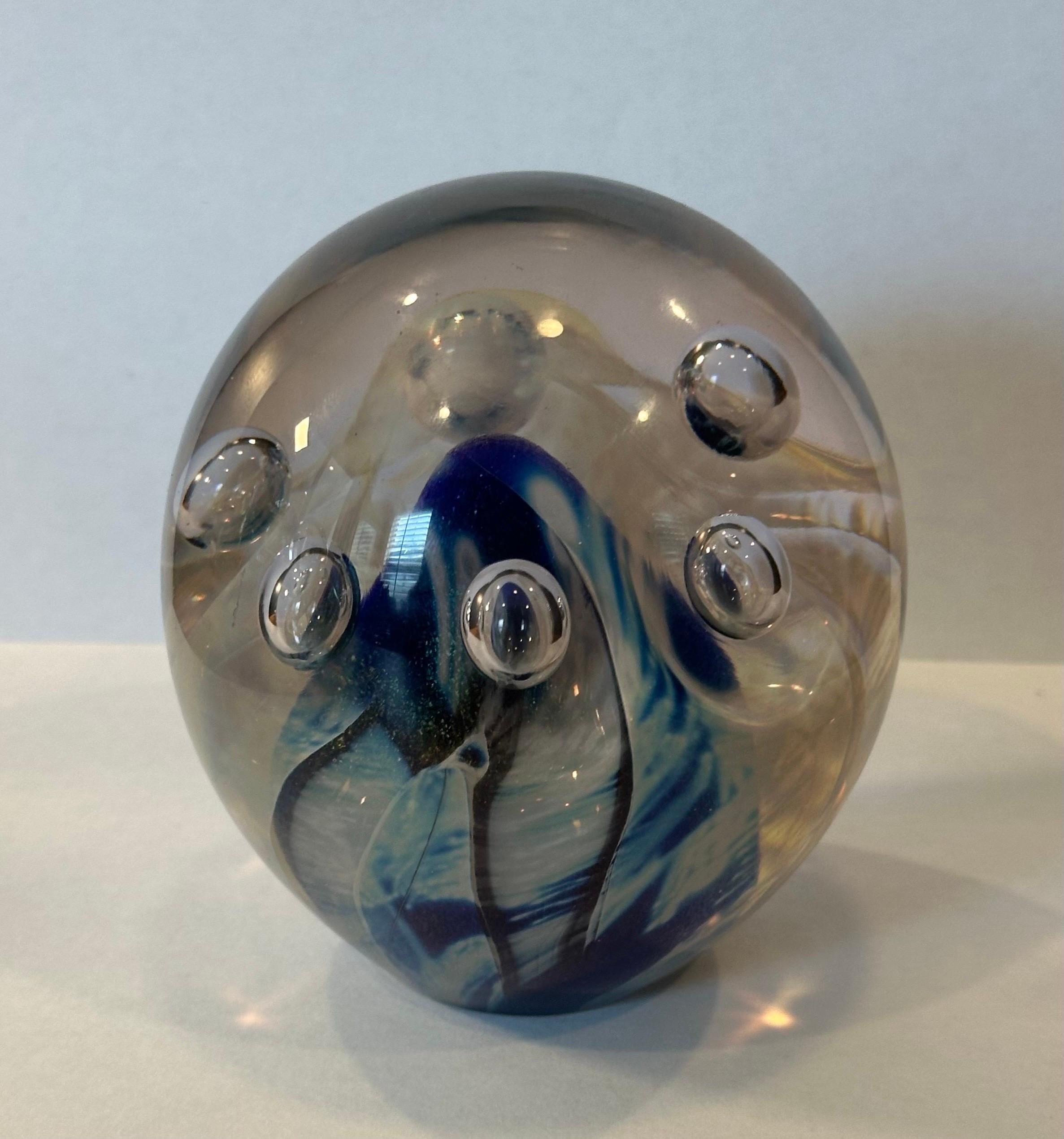 Escultura orbe o pisapapeles de vidrio artístico de Robert Eickholt en Bueno estado para la venta en San Diego, CA