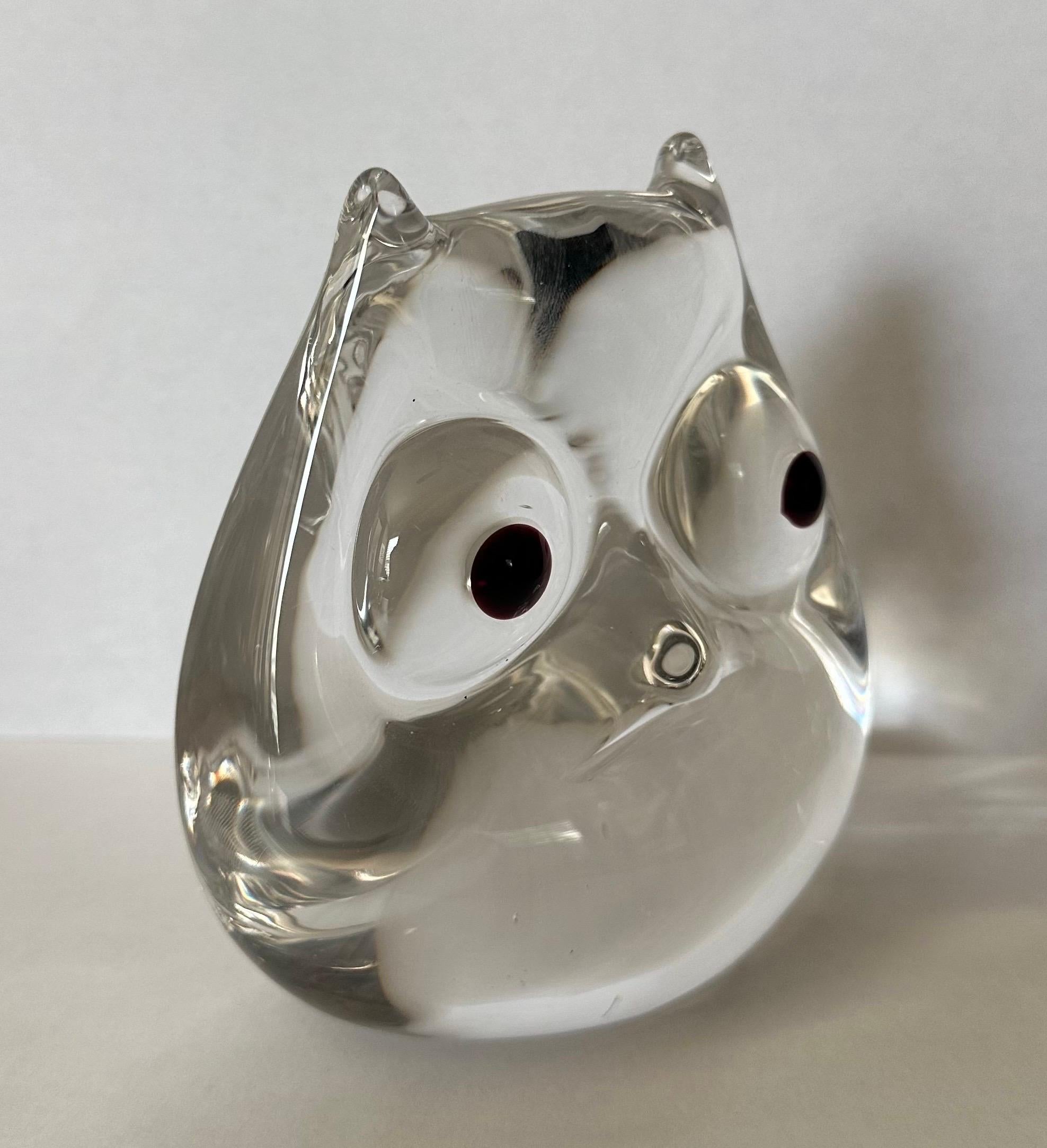 20th Century Art Glass Owl Sculpture / Paperweight For Sale