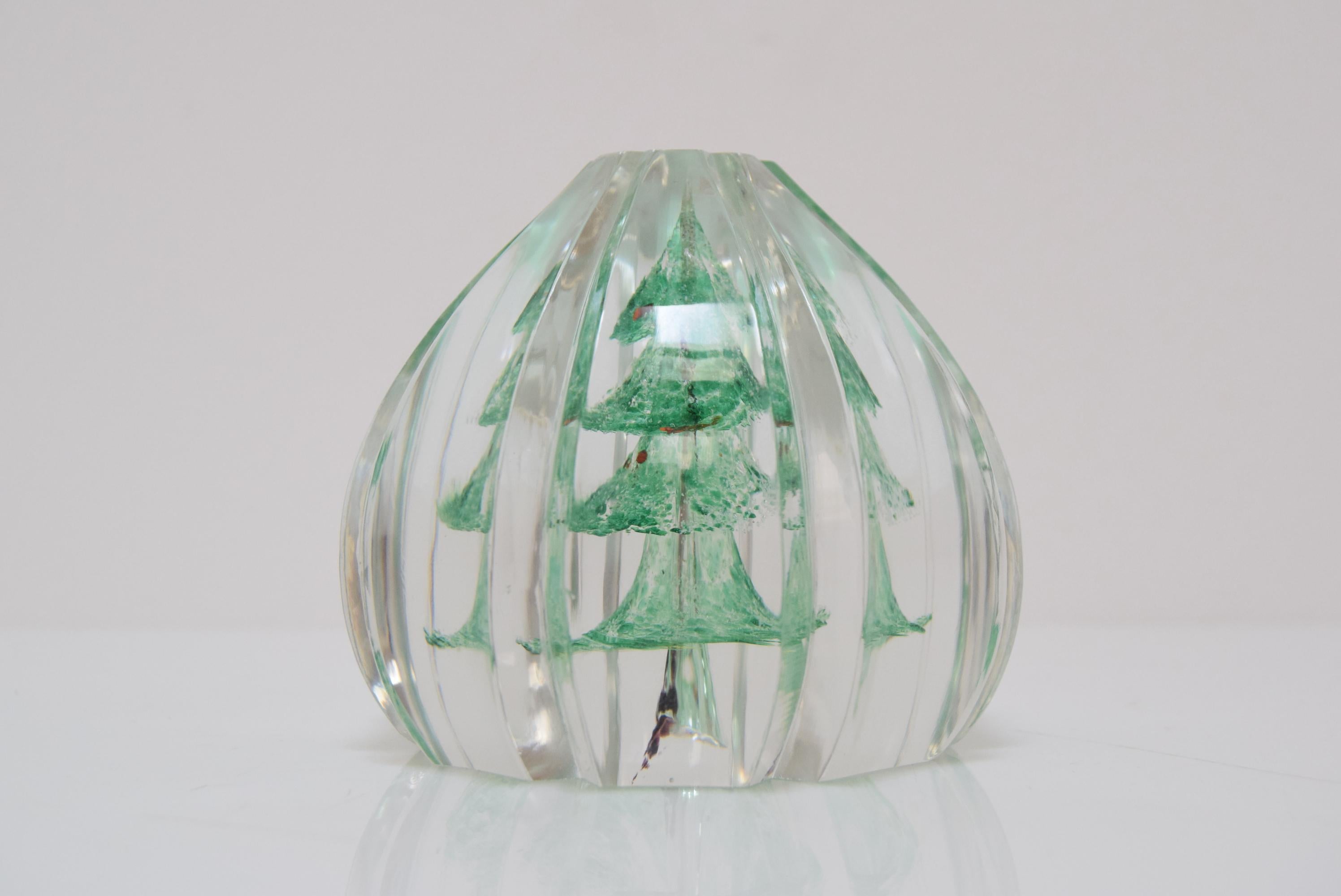Mid-Century Modern Art Glass Paperweight, Glasswork Novy Bor, 1950s For Sale