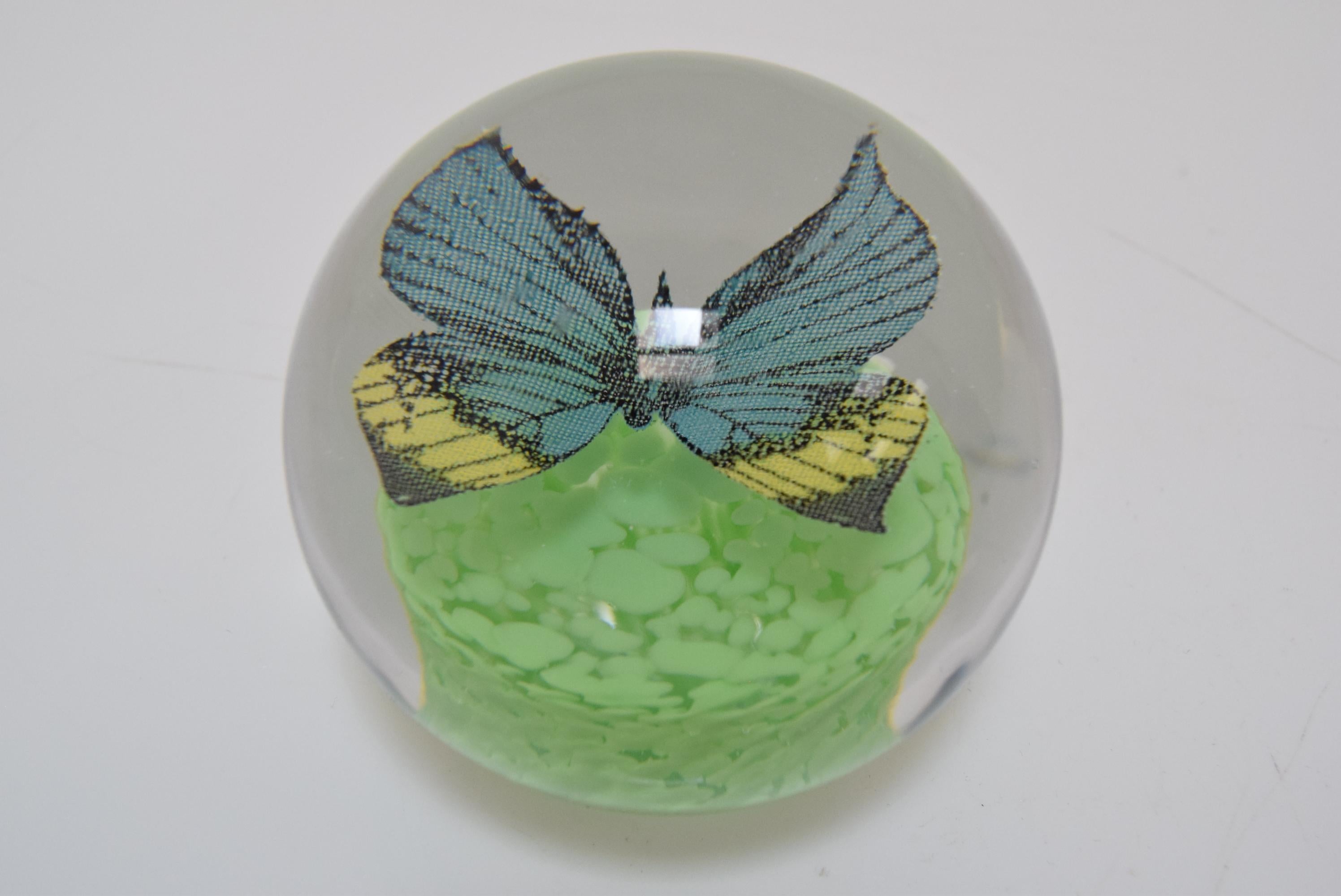 Art Glass Paperweight, Glasswork Novy Bor, 1950s In Good Condition For Sale In Praha, CZ