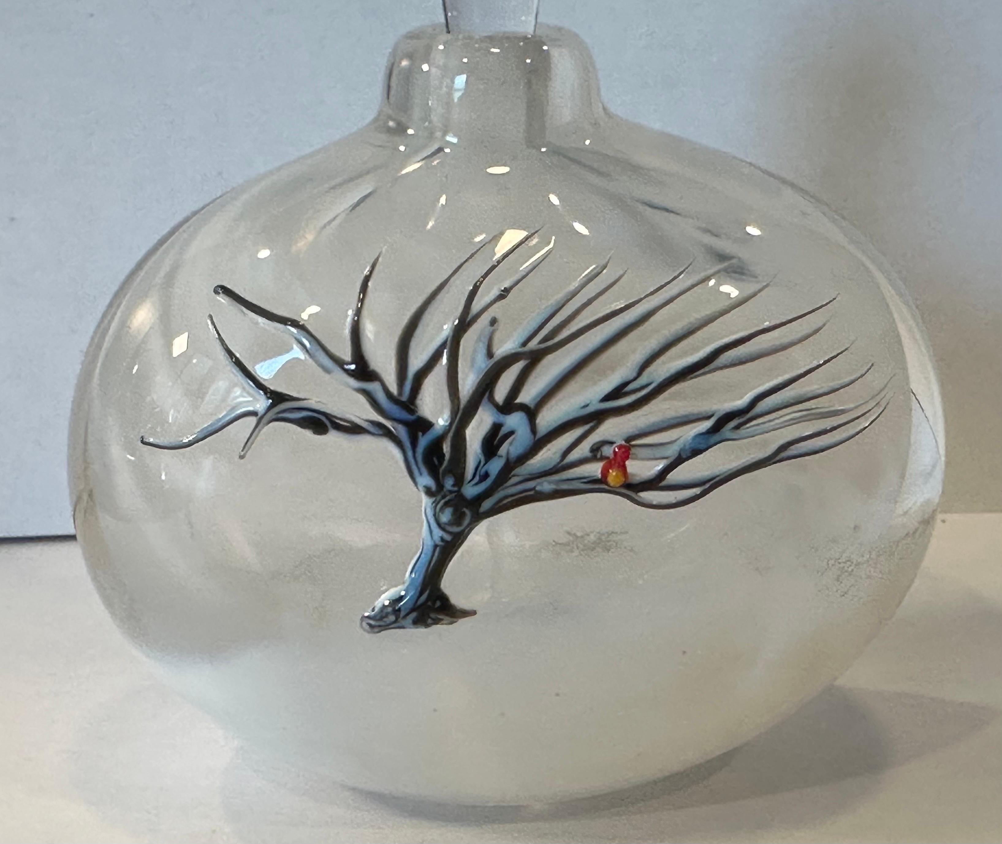 XX secolo Bottiglia di profumo in vetro artistico con tappo di Matthew Buechner per Thames Glass in vendita