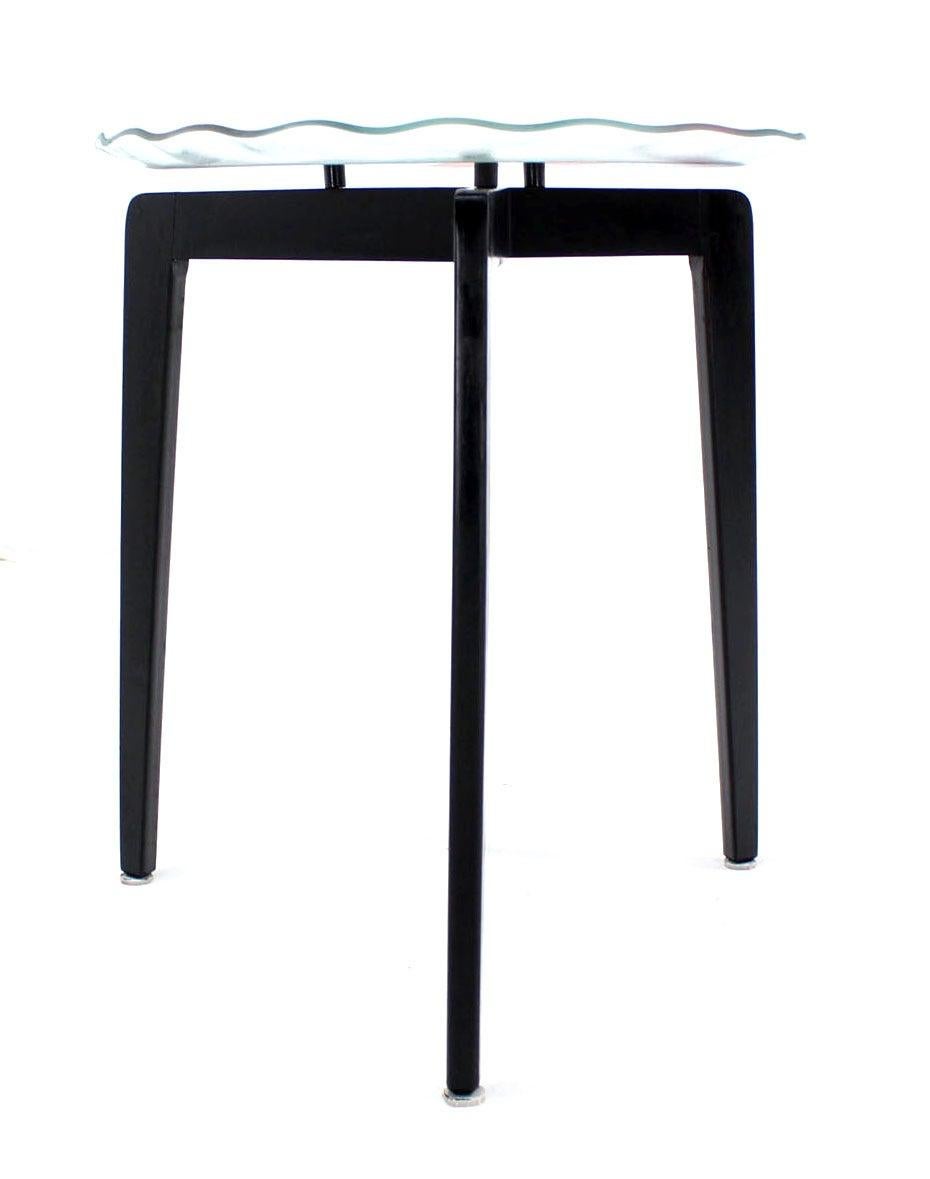 Kunstglas Jakobsmuschel Rand Schale Tablett oben verjüngte Bein stapelbar Nesting Beistelltisch im Angebot 1