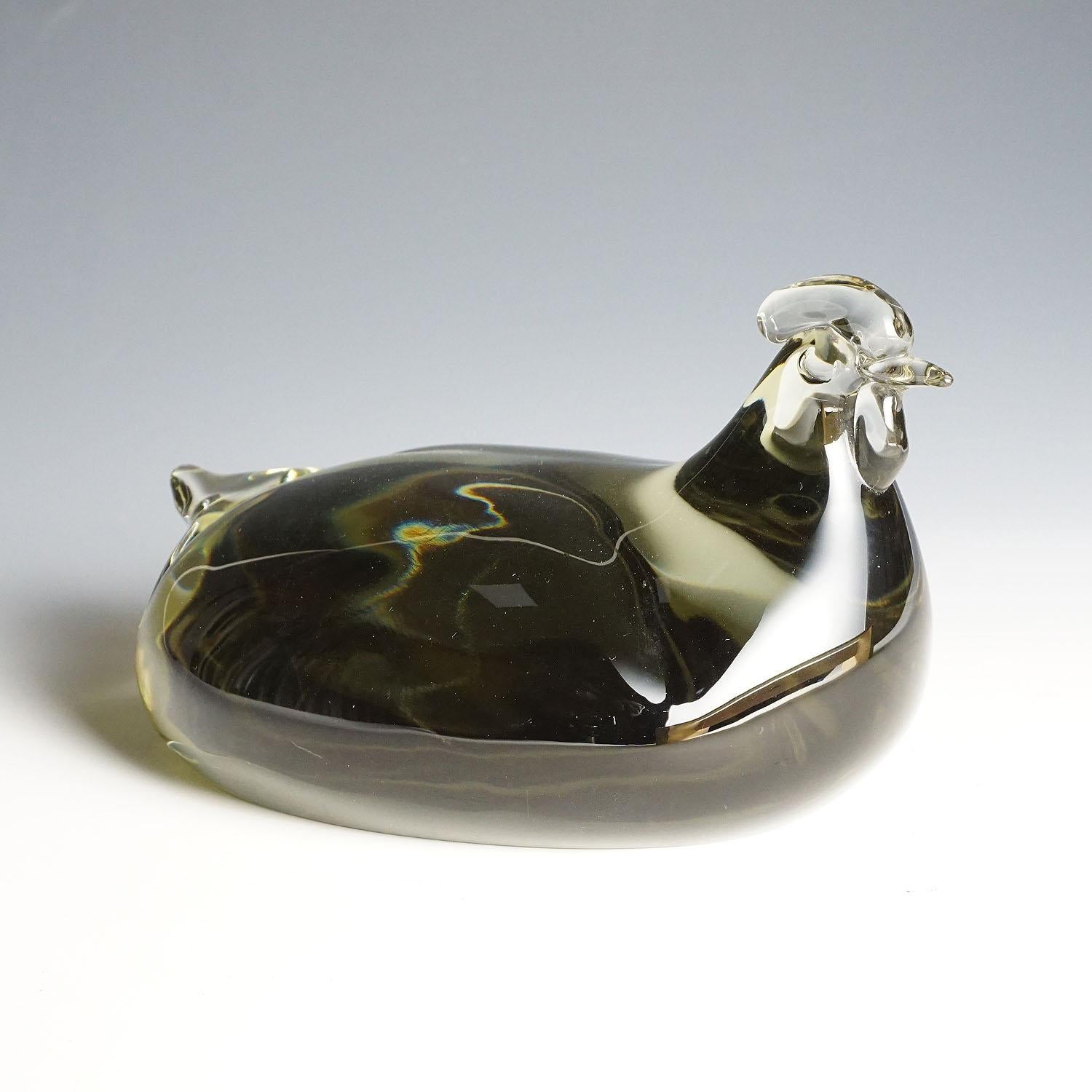 Art Glass Sculpture of a Hen by Livio Seguso for Gral, Germany, circa 1970s In Good Condition For Sale In Berghuelen, DE