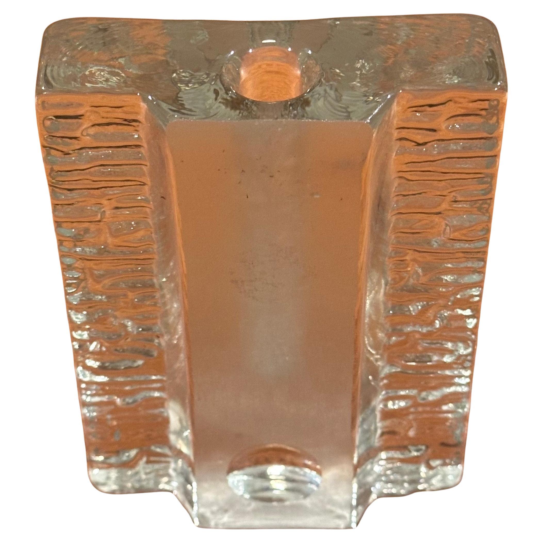 Knospenvase aus Kunstglas 