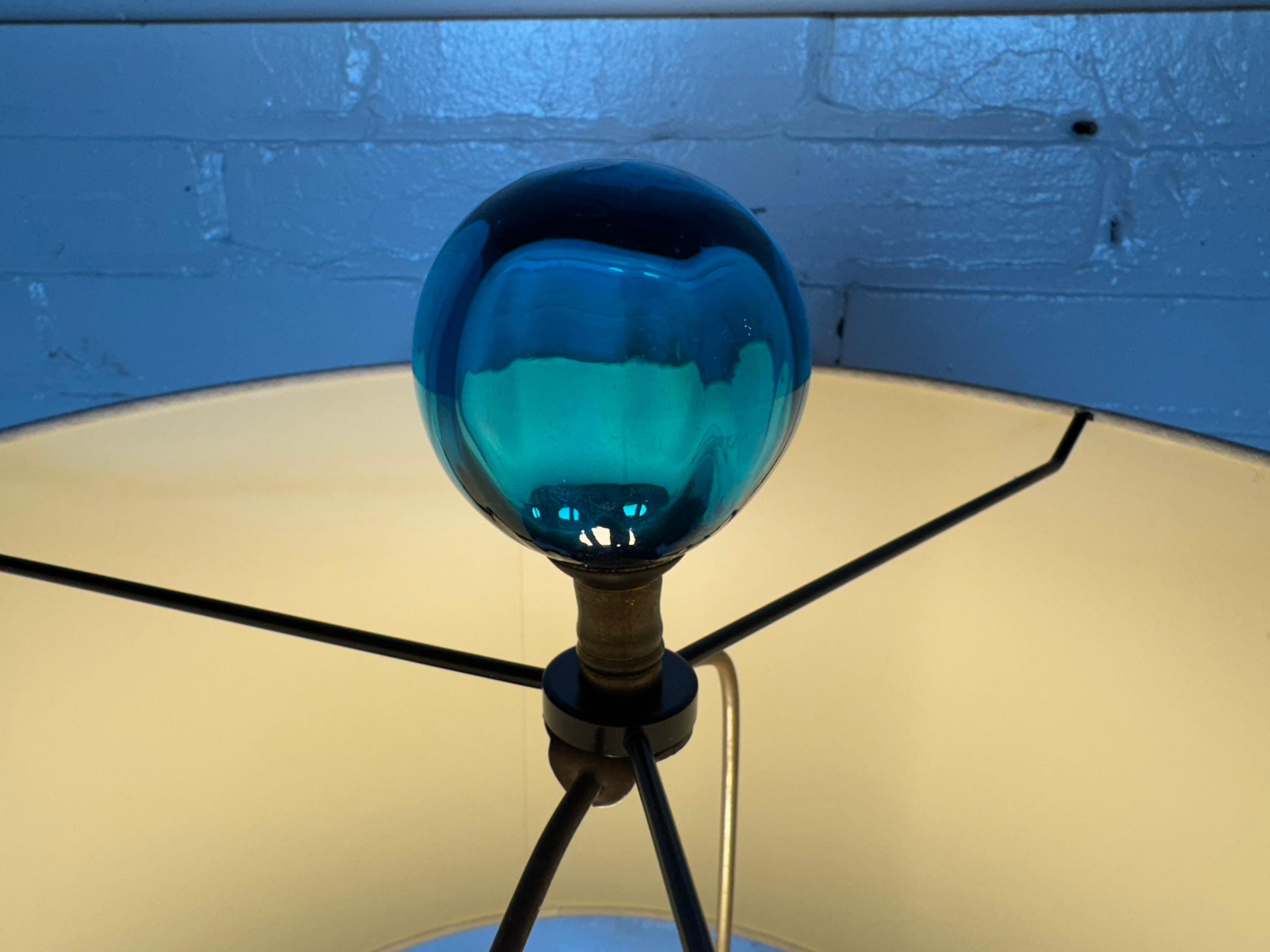 Mid-Century Modern Art Glass Table Lamp by Wayne Husted for Blenko For Sale
