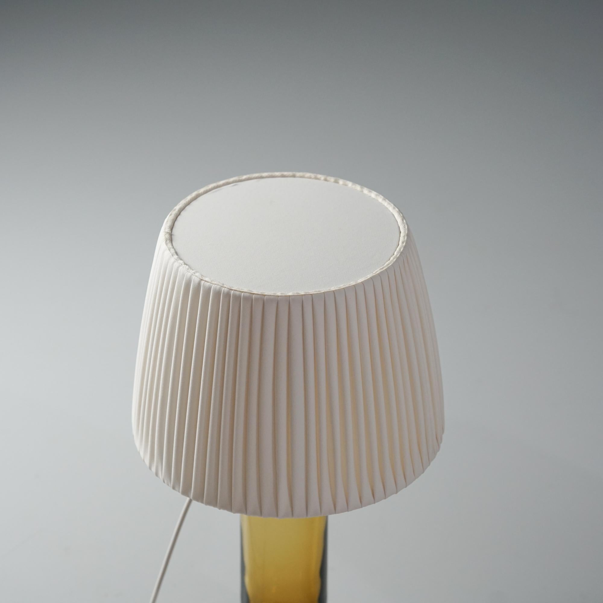 Lámparas de mesa de vidrio artístico, Suecia, años 60 en Bueno estado para la venta en Helsinki, Uusimaa