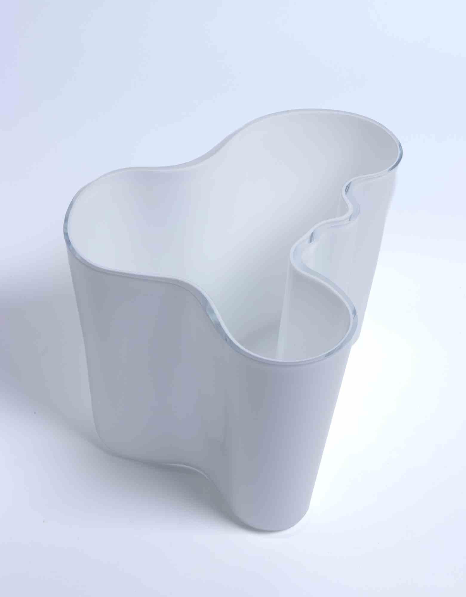 Suédois Vase en verre d'art d'Alvar Aalto+Aalto pour Ittala en vente