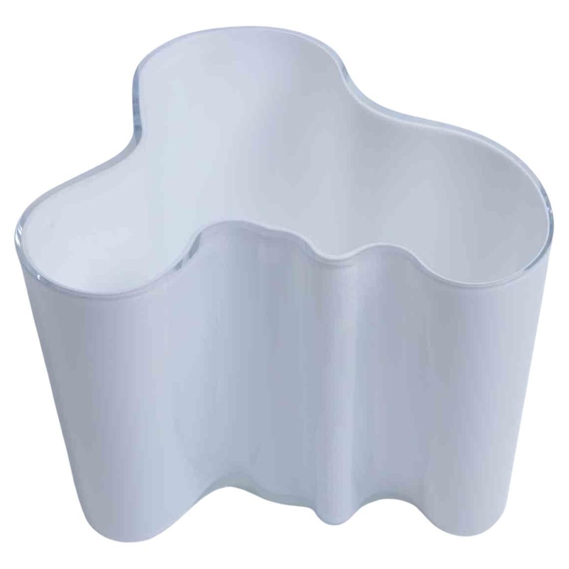 Vaso in vetro artistico di Alvar Aalto per Ittala