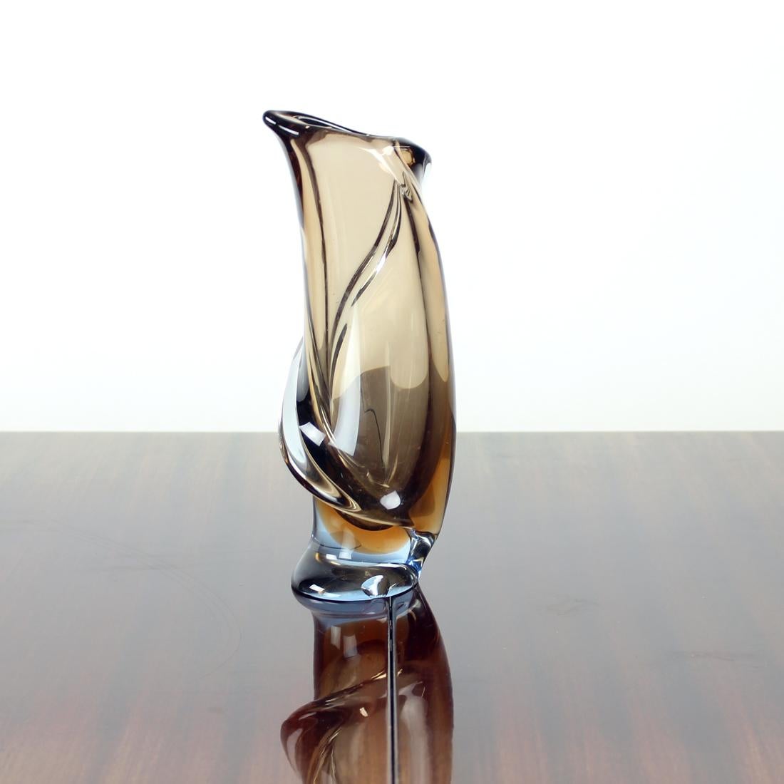 Mid-Century Modern Vase en verre d'art d'Emanuel Beranek, Tchécoslovaquie, années 1960 en vente