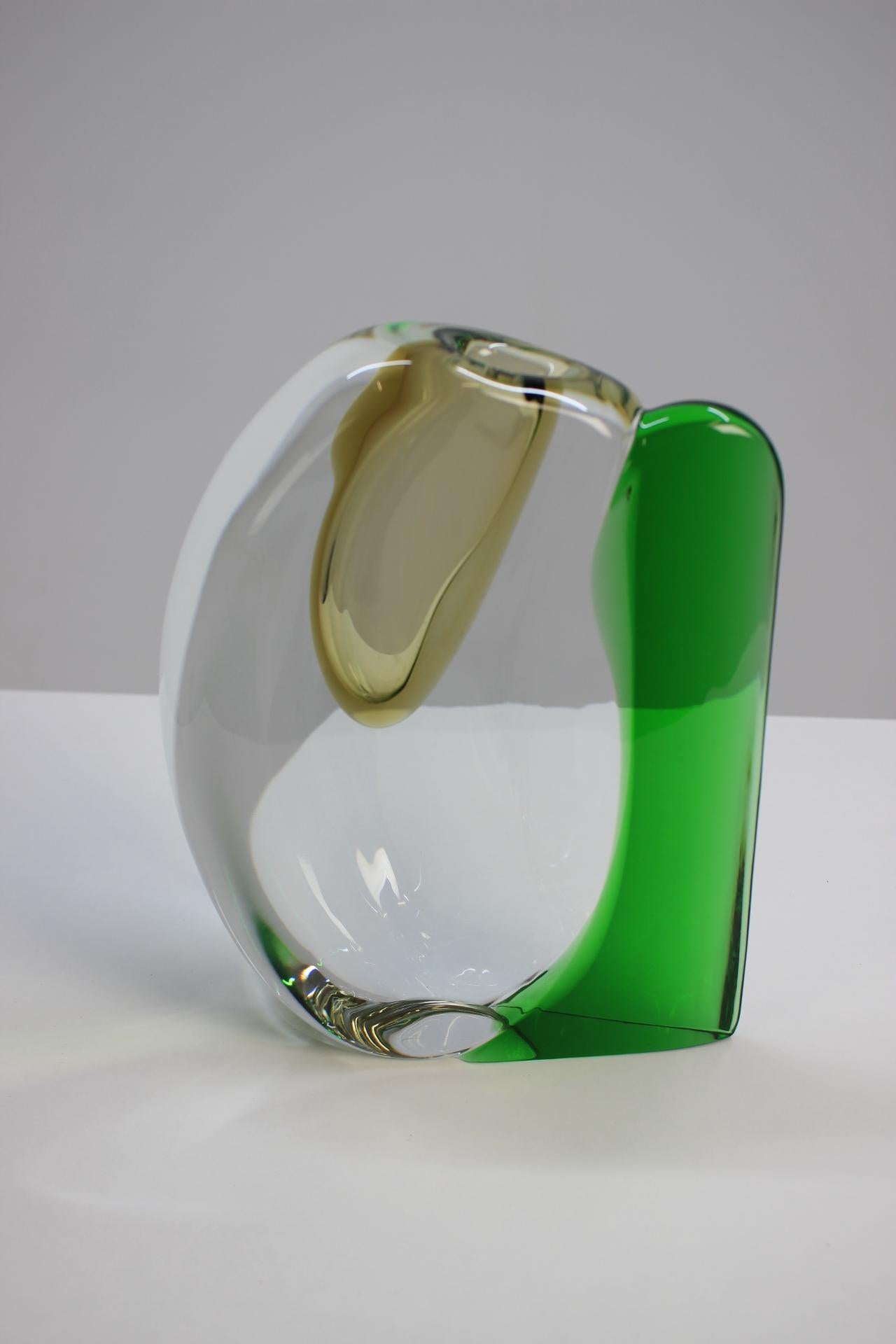 Art glass vase by Jaroslav Svoboda for Skrdlovice, Czech, circa 1980, signed. Weight: 5kg.