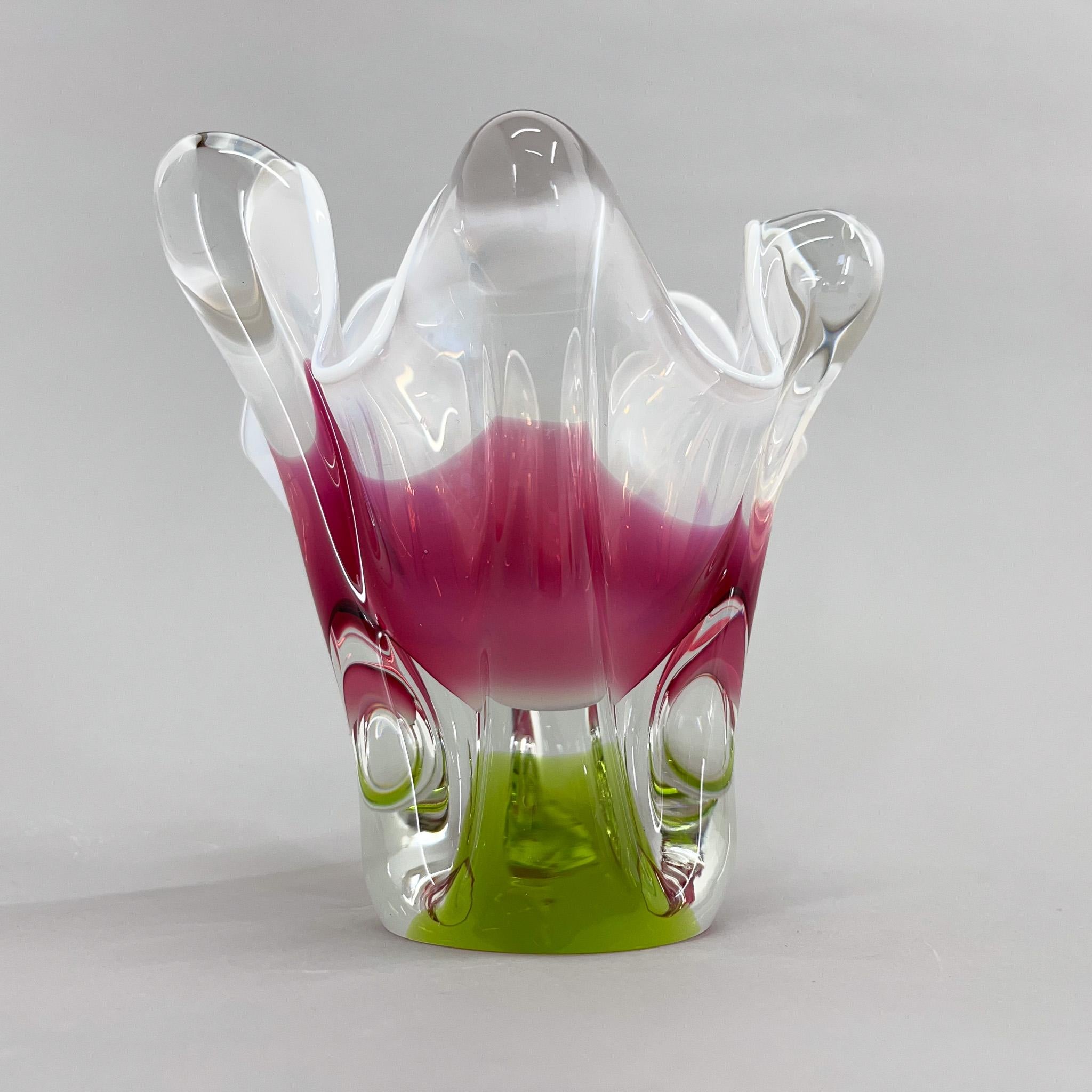 Vase en verre d'art de Josef Hospodka pour Chribska Glassworks, années 1960 en vente 4