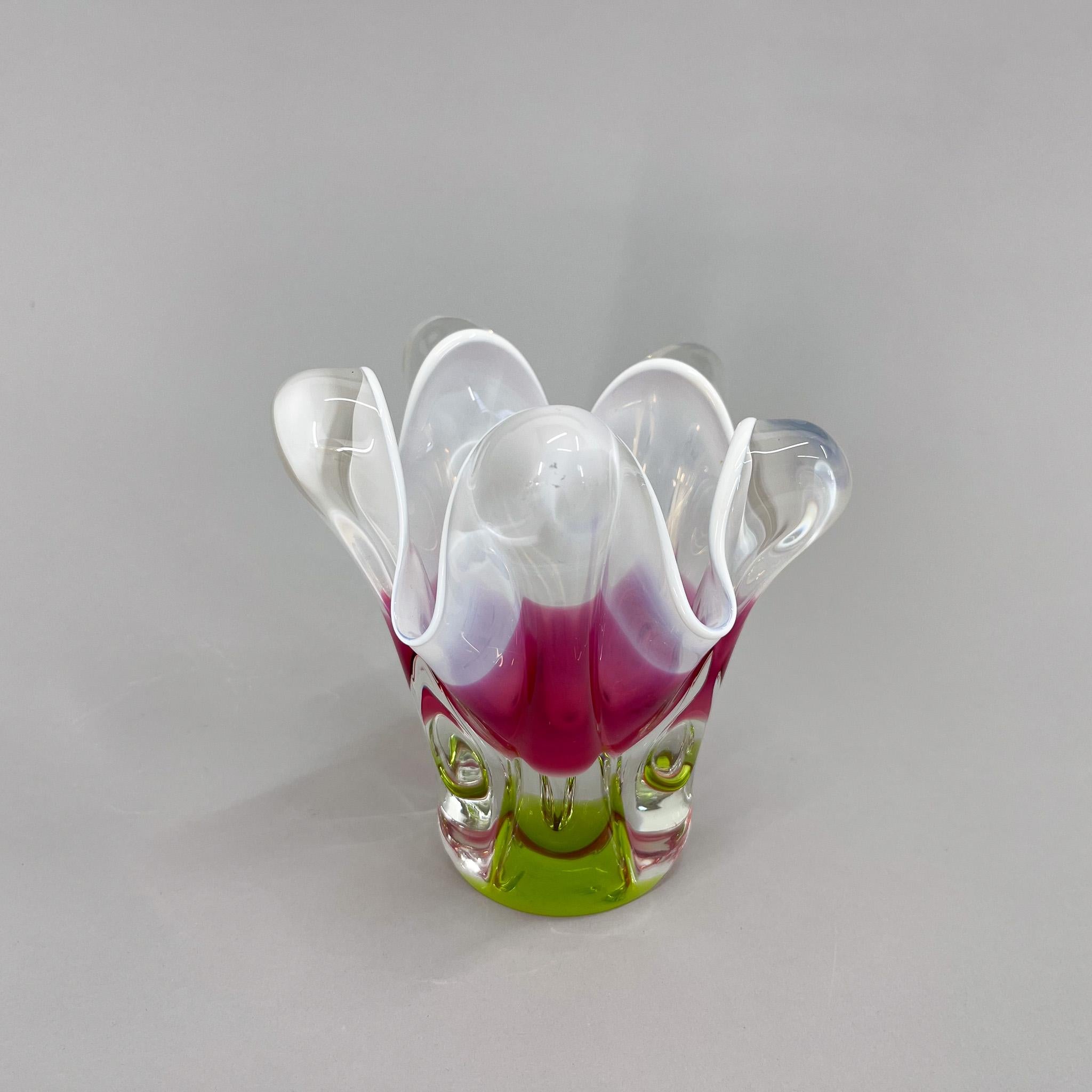 Vase en verre d'art de Josef Hospodka pour Chribska Glassworks, années 1960 en vente 5