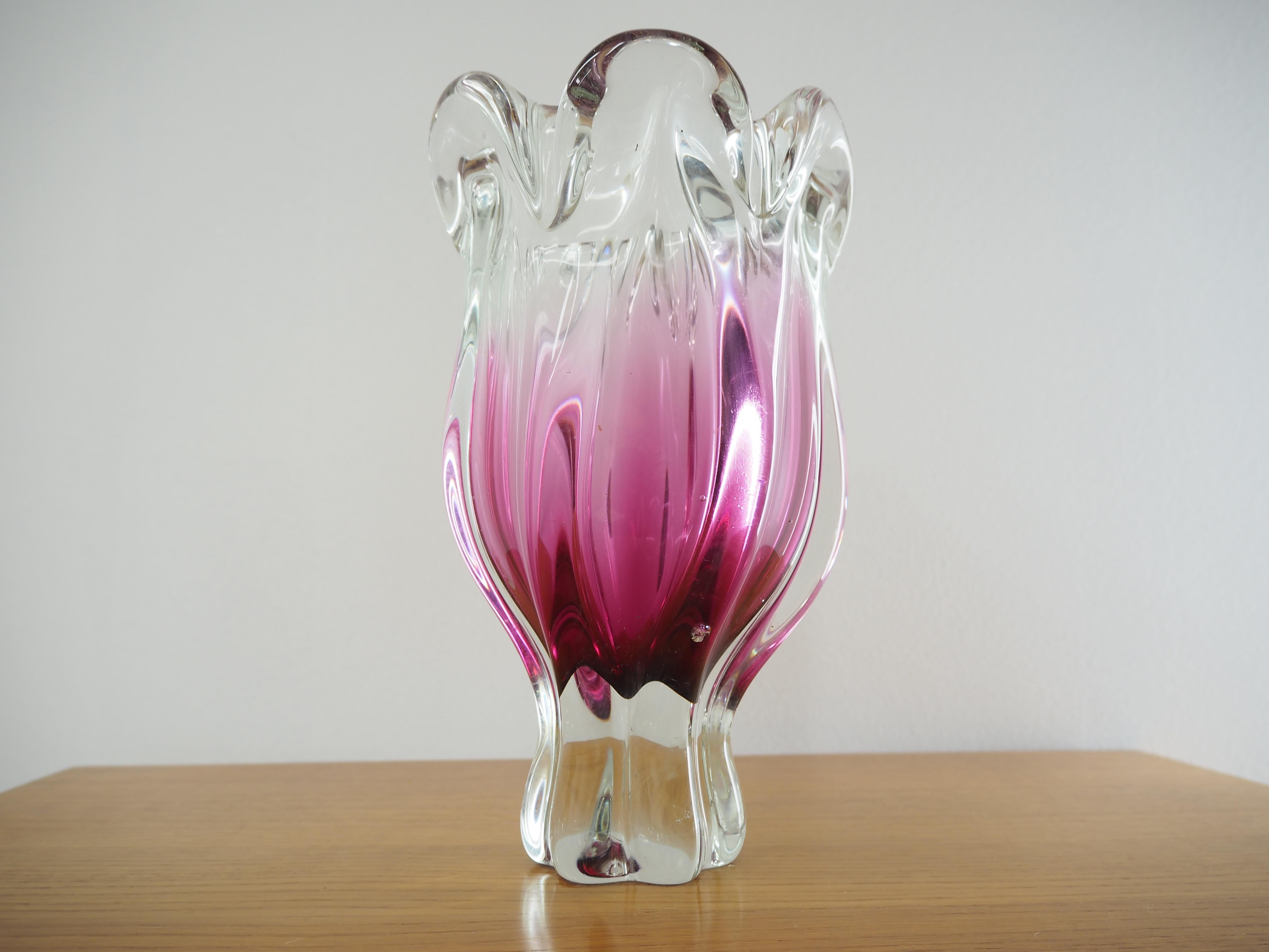 Mid-Century Modern Vase en verre d'art de Josef Hospodka pour Chribska Glassworks, années 1960