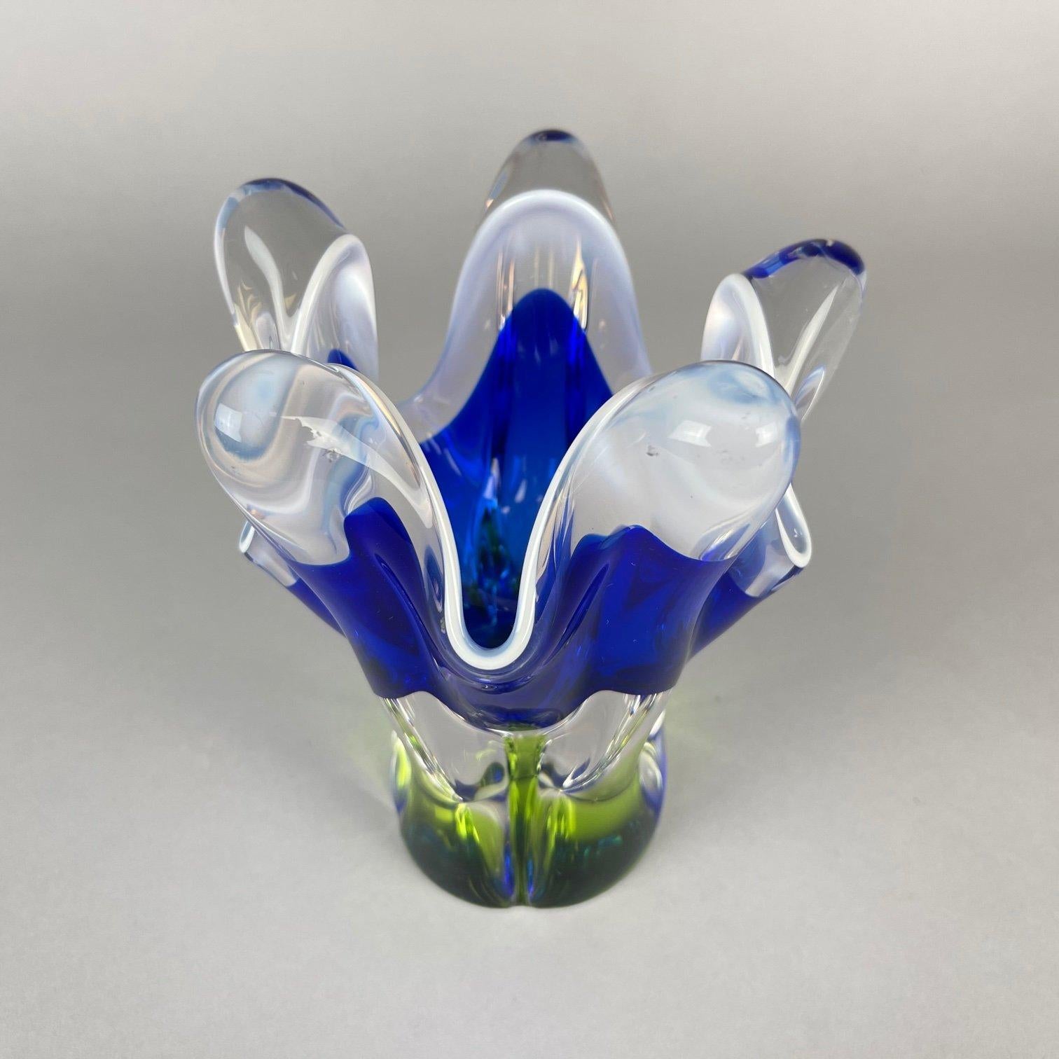 Mid-Century Modern Art Glass Vase by Josef Hospodka for Chribska Glassworks, 1960's For Sale