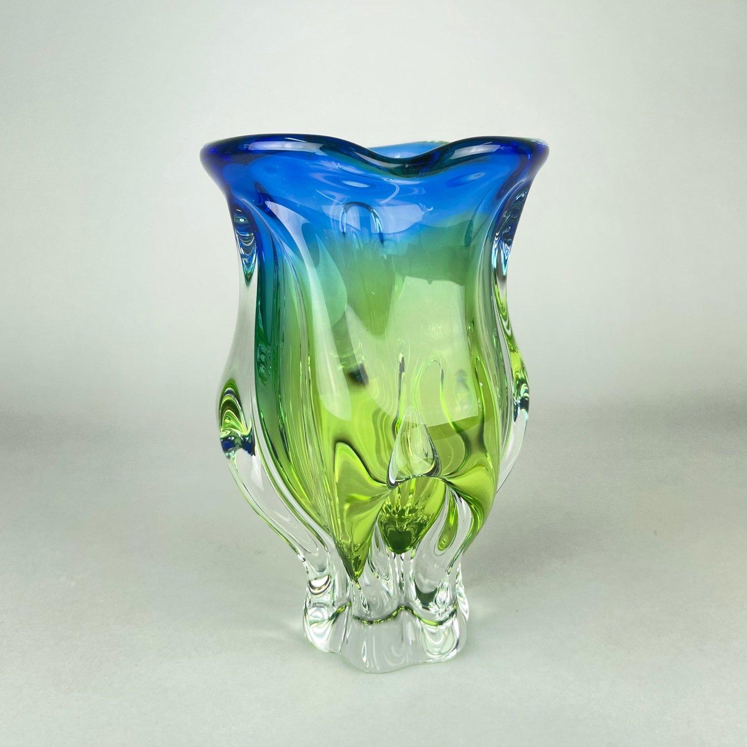 Art Glass Vase by Josef Hospodka for Chribska Glassworks, 1960's In Good Condition In Praha, CZ