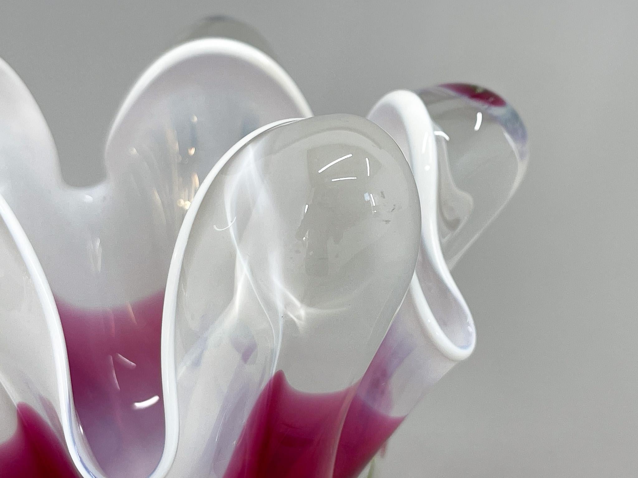 Vase en verre d'art de Josef Hospodka pour Chribska Glassworks, années 1960 en vente 2