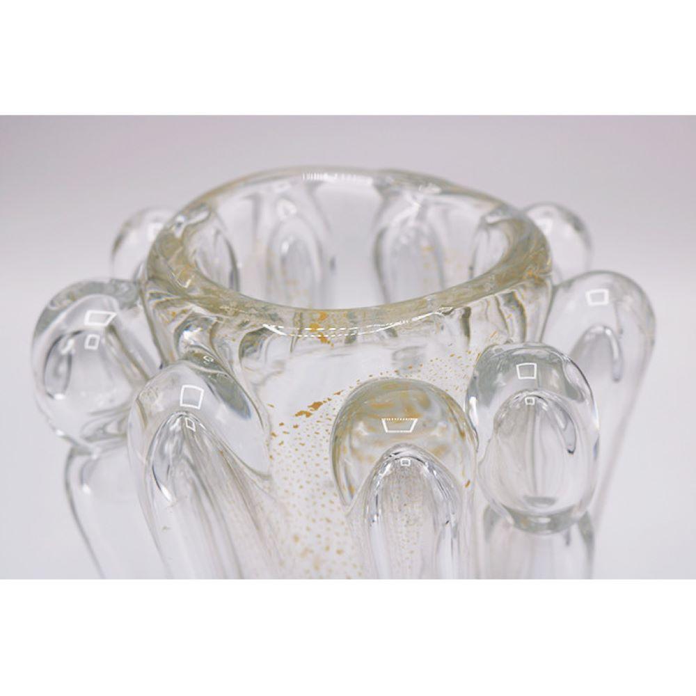 Vaso in vetro artistico in edizione limitata di Martin Postch. 
Classe chiara con inclusioni di polvere d'oro. 
Firma incisa sul fondo.