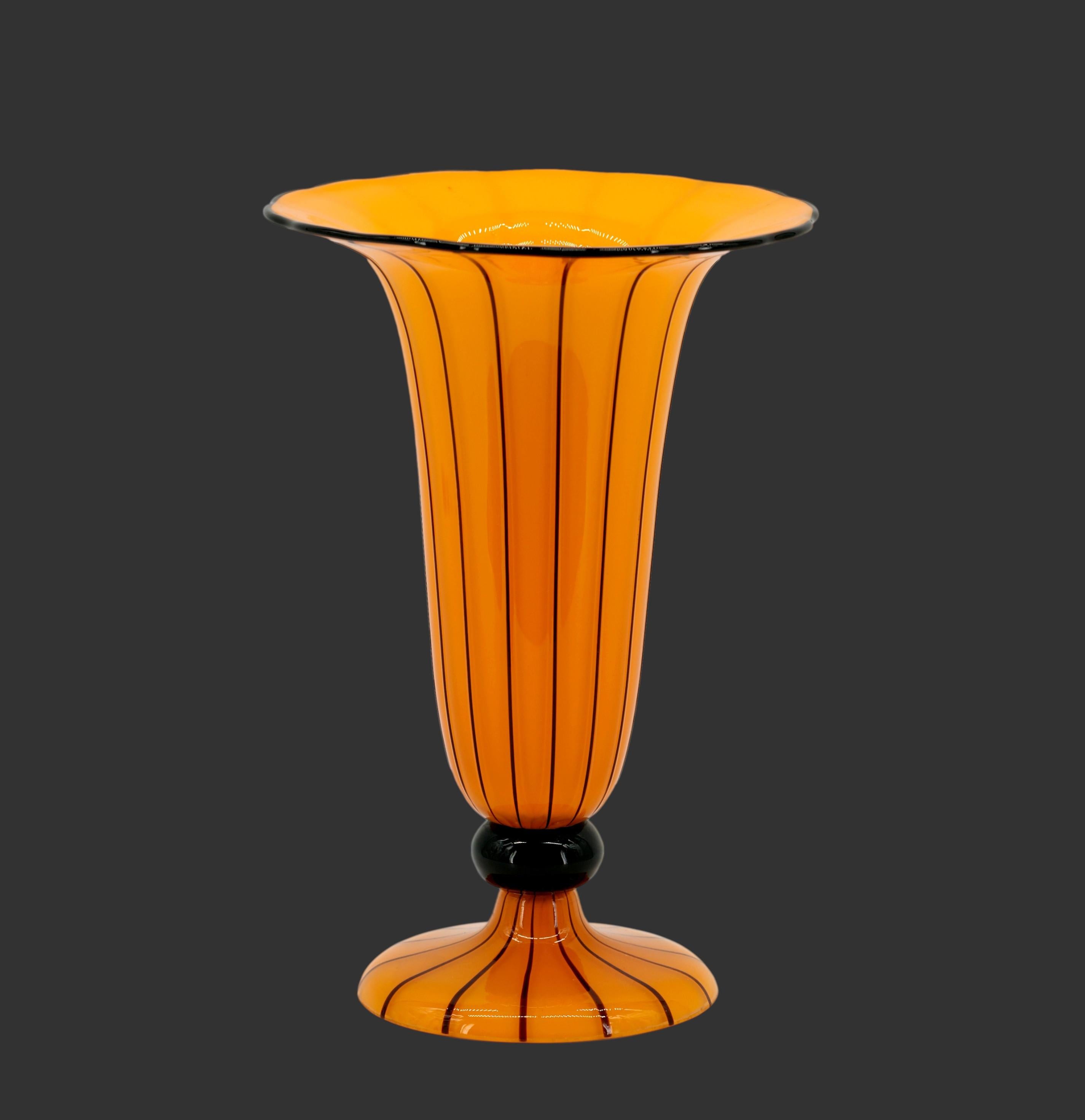 Art Glass Vase by Michael Powolny at Loetz, Early 20th Century For Sale 4
