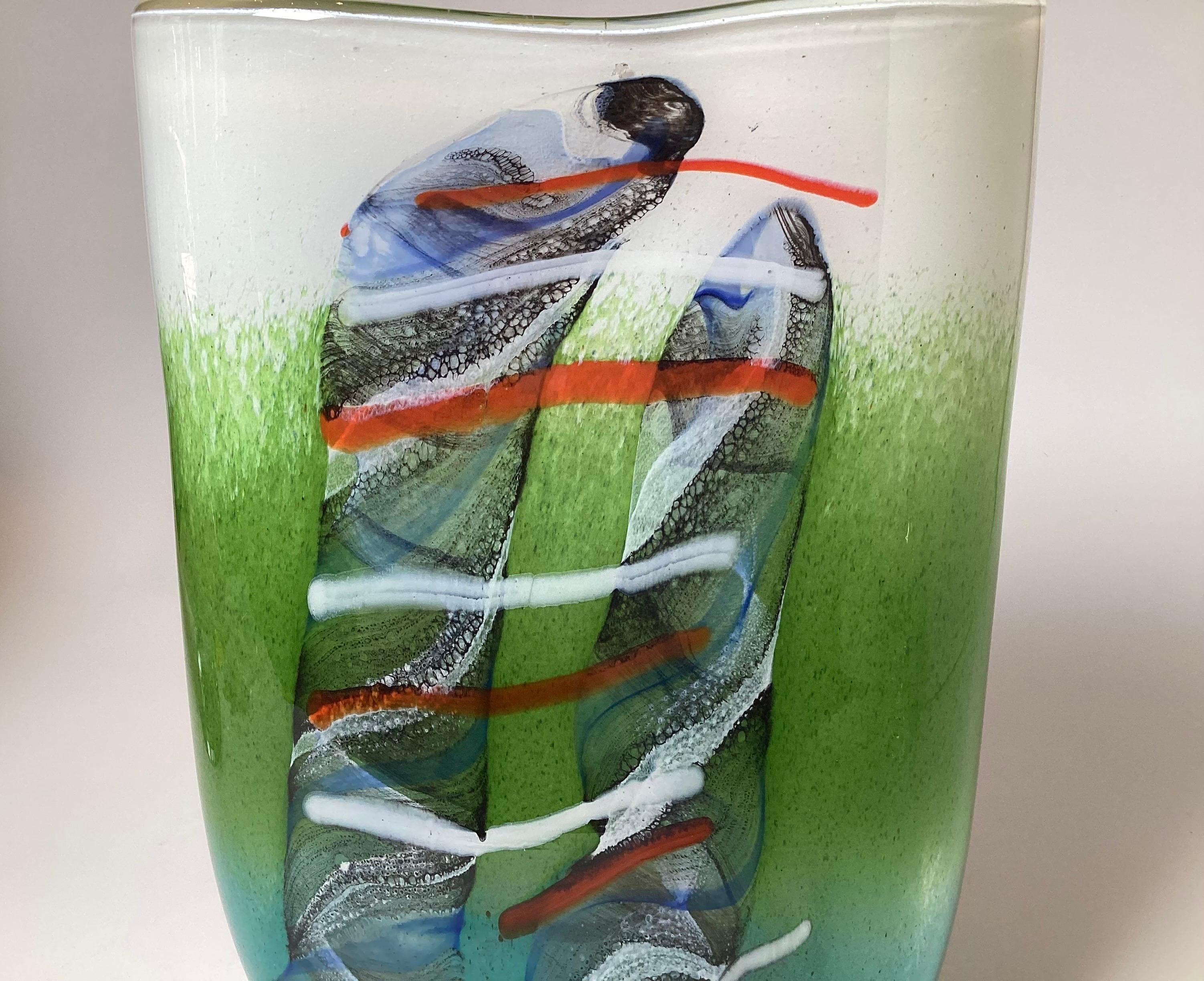 Vase aus Kunstglas von Murano Oggetti, signiert R. Pell (Moderne) im Angebot