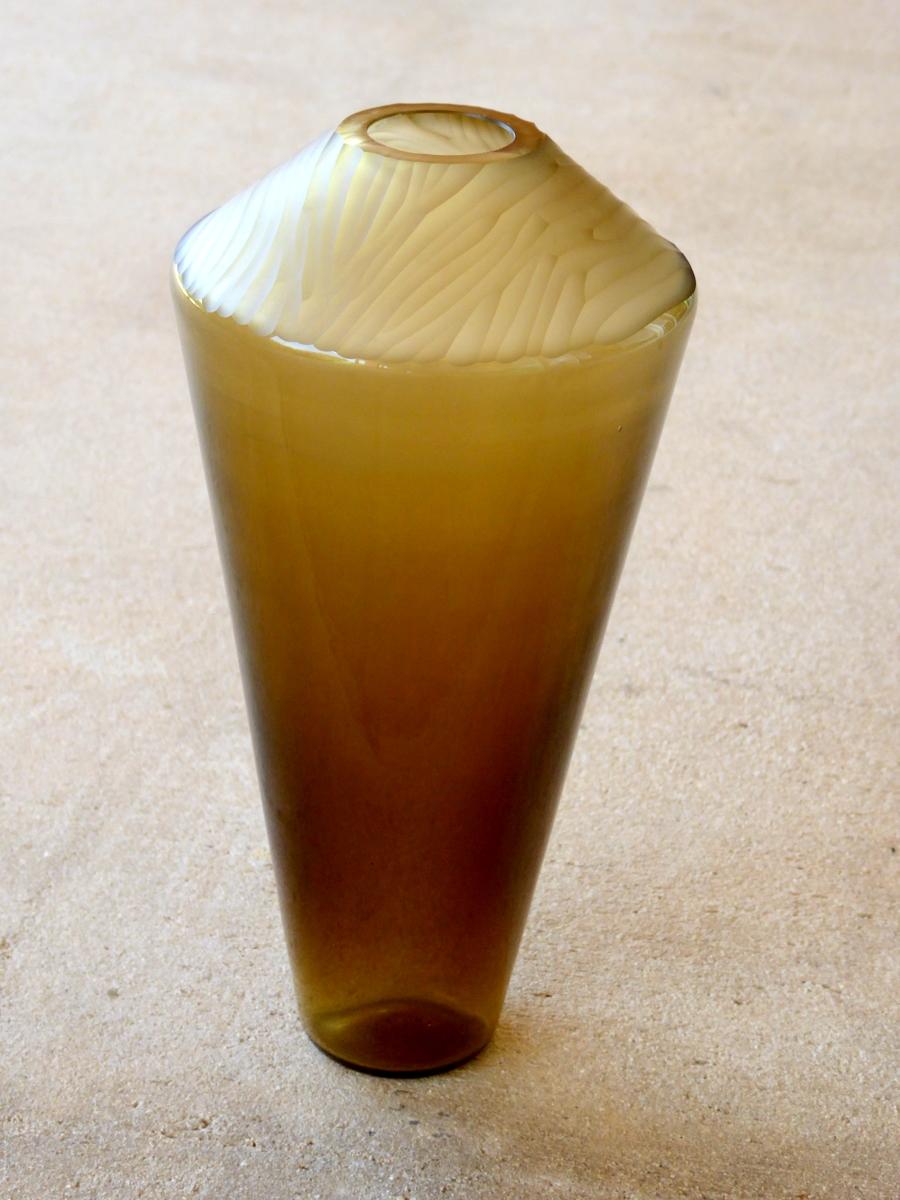A stunning art glass vase in shades of tobacco by Salviati. Made in Venice, Italy.

A few important notes about all items available through this 1stdibs dealer:

1. We list all our items as being in 