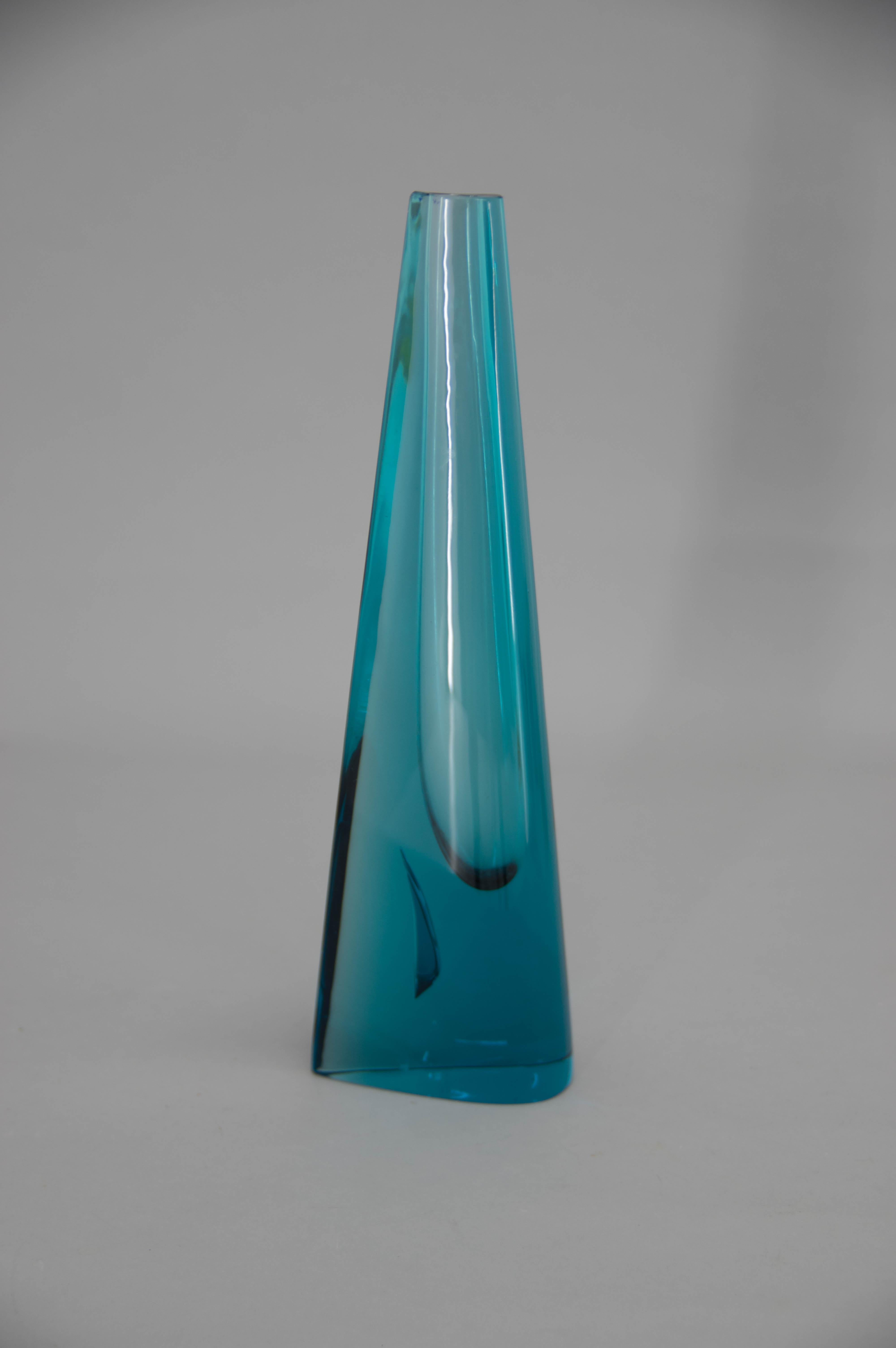 Mid-Century Modern Art Glass Vase, Czechoslovakia, 1960s For Sale