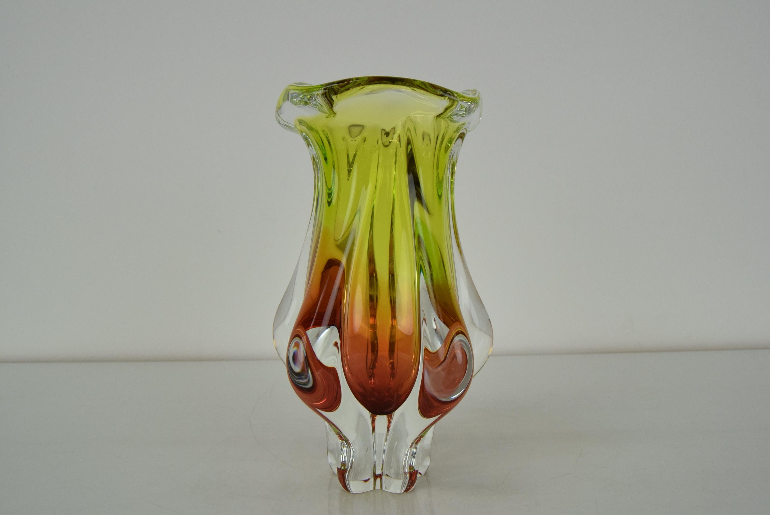 Art Glass Vase Designed by Josef Hospodka for Chribska Glassworks, 1960's 4