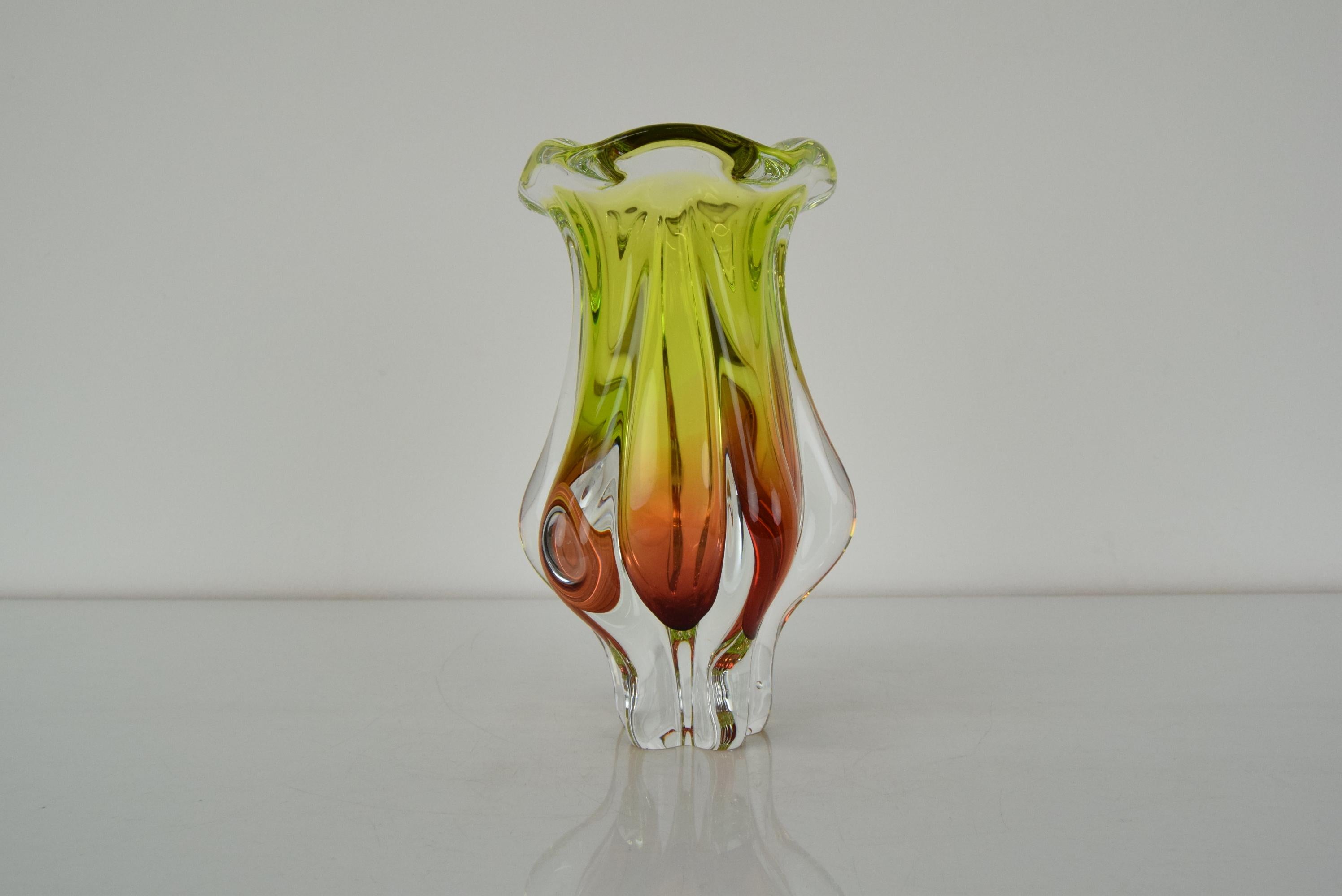 Mid-Century Modern Art Glass Vase Designed by Josef Hospodka for Chribska Glassworks, 1960's