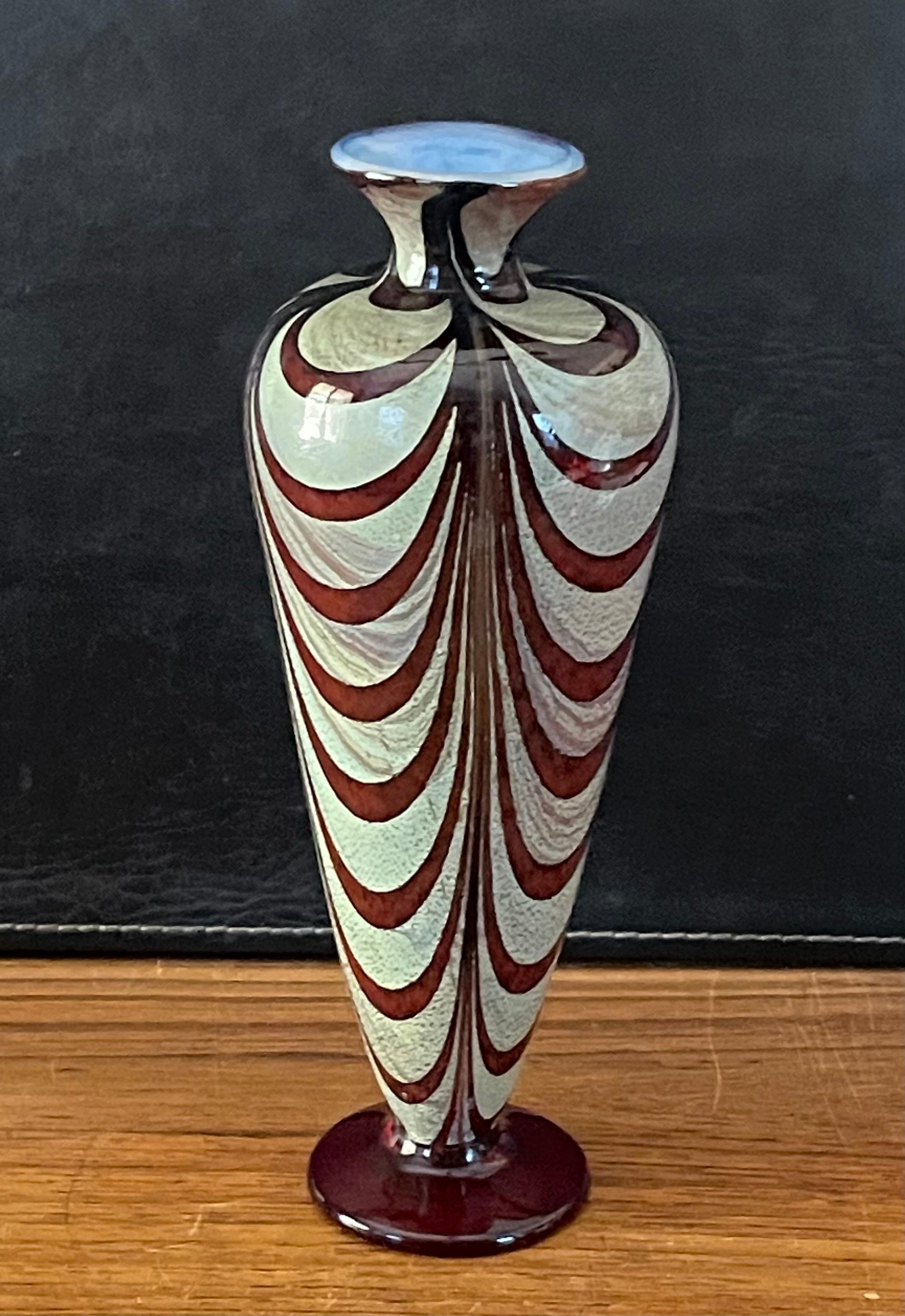 Kunstglas-Vase (20. Jahrhundert) im Angebot