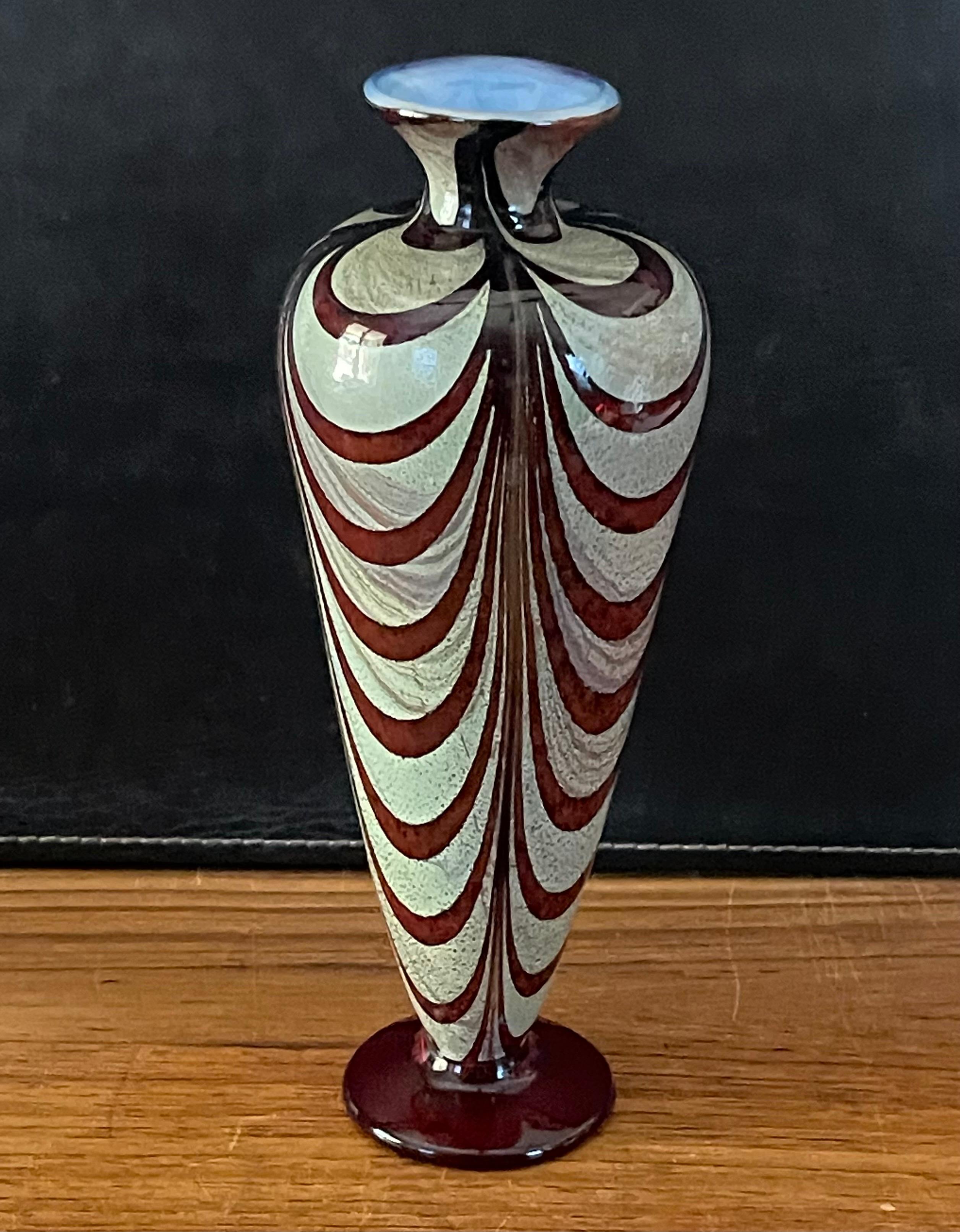 Kunstglas-Vase (Glaskunst) im Angebot