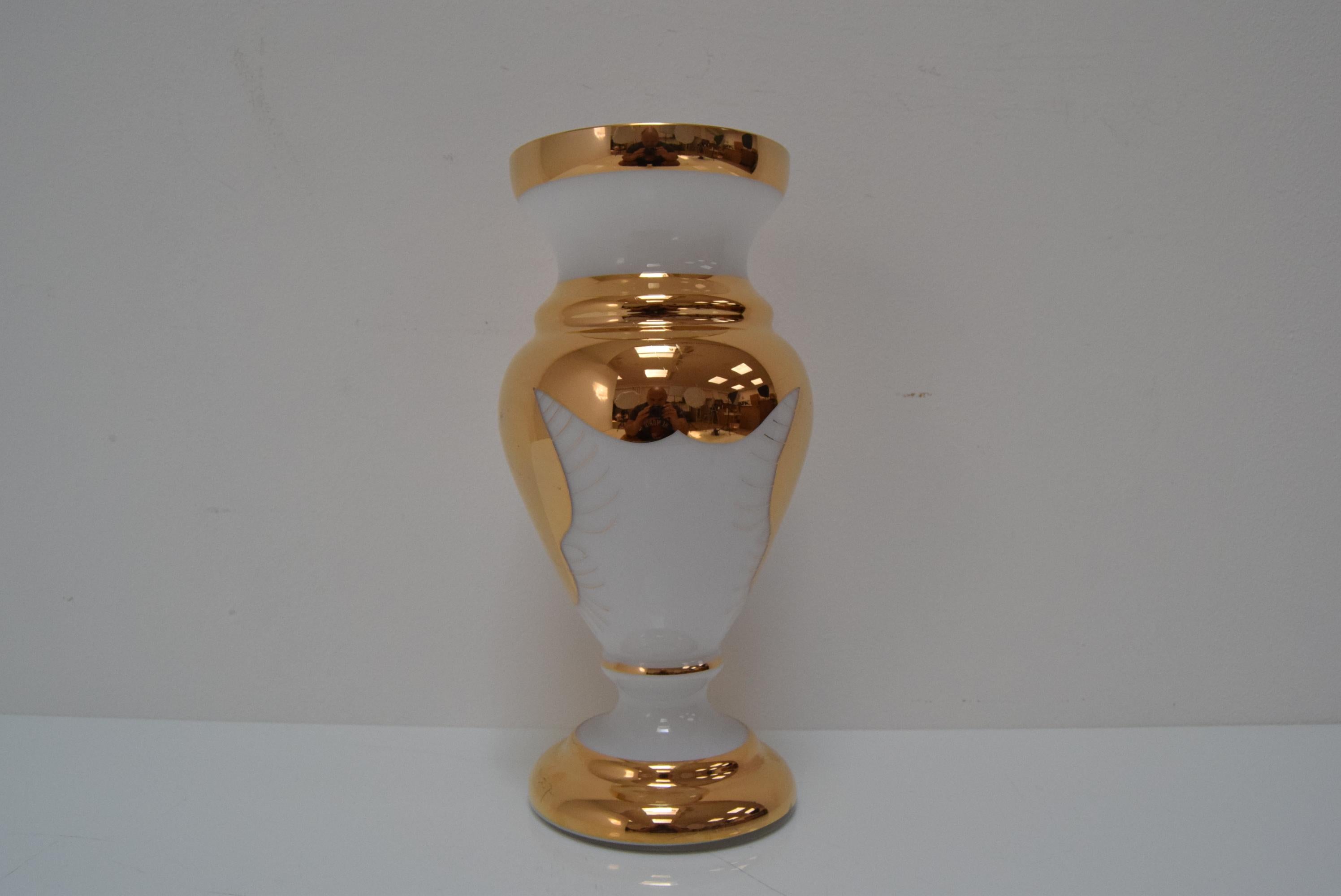 Art Glass Vase, Glasswork Novy Bor, 1960s In Good Condition For Sale In Praha, CZ