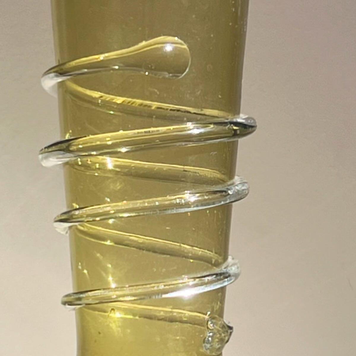 Art glass vase in olive green with spiral detail, late 20th century  In Good Condition For Sale In View Park, CA