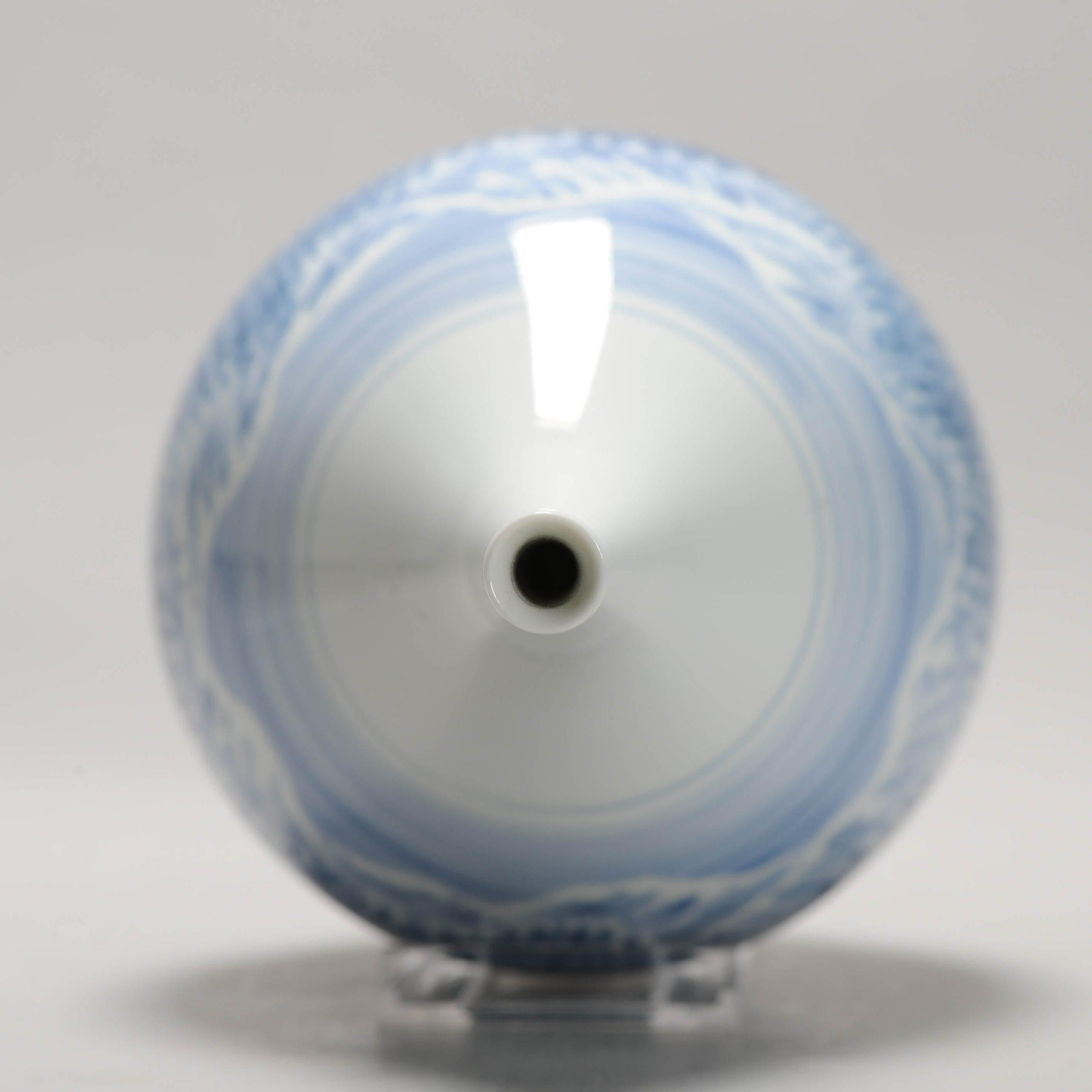 Showa Vaso d'arte giapponese Arita di Fujii Shumei, Paesaggio invernale, XX secolo in vendita