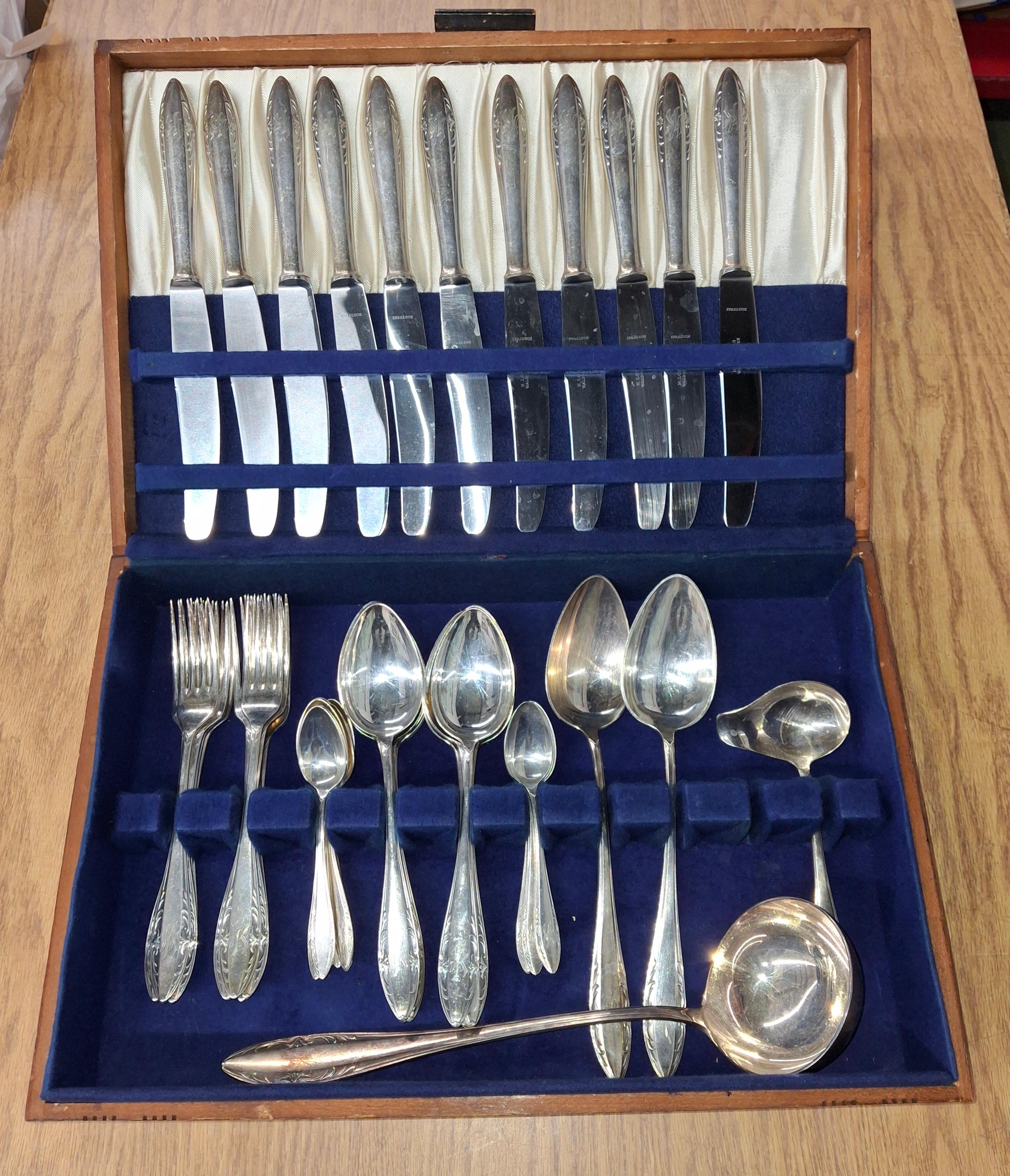 Art. Krupp Berndorf Solingen Silverplate Flatware Set 39pcs in Case For Sale 2