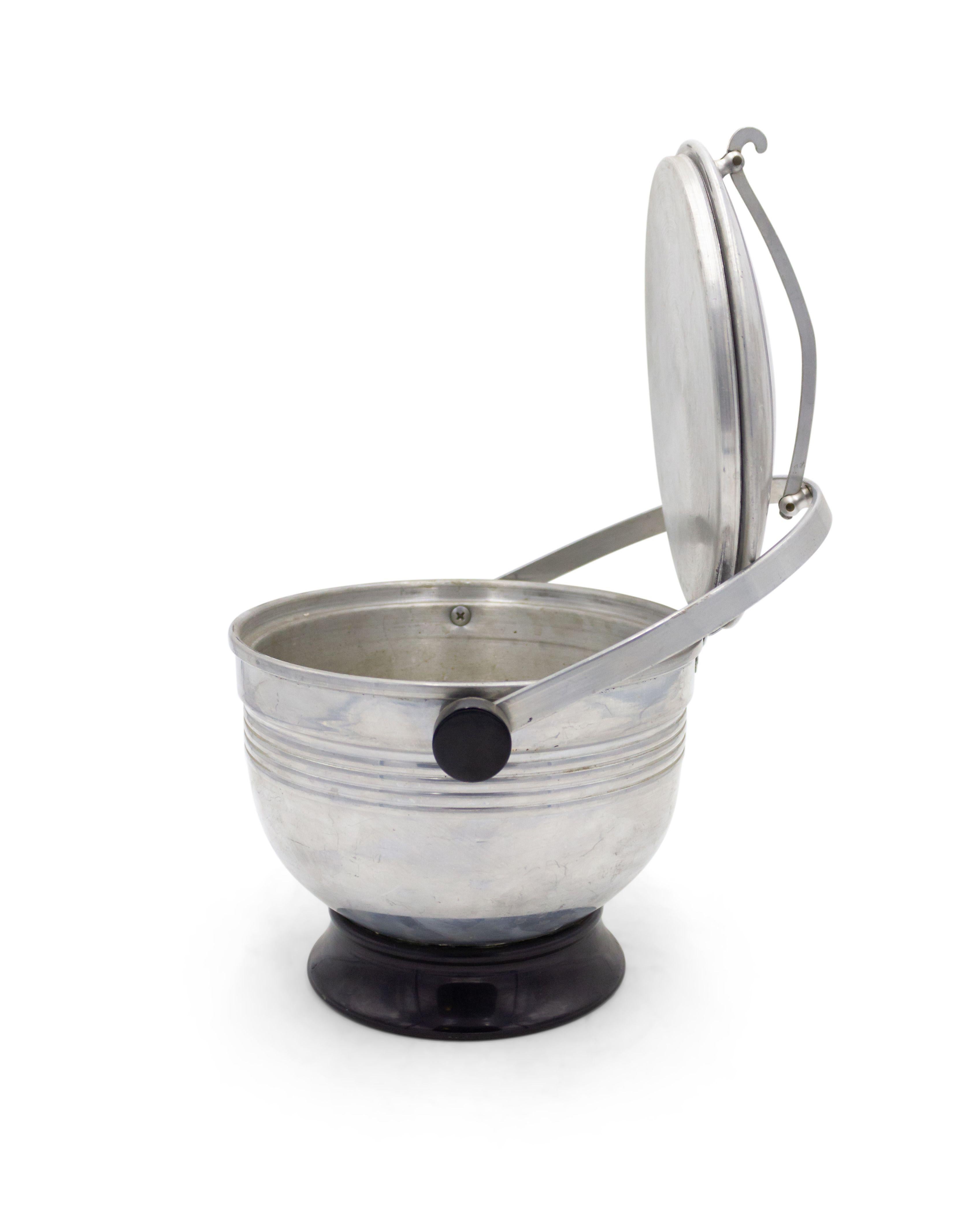 Art Moderne Aluminum Ice Bucket In Good Condition For Sale In New York, NY