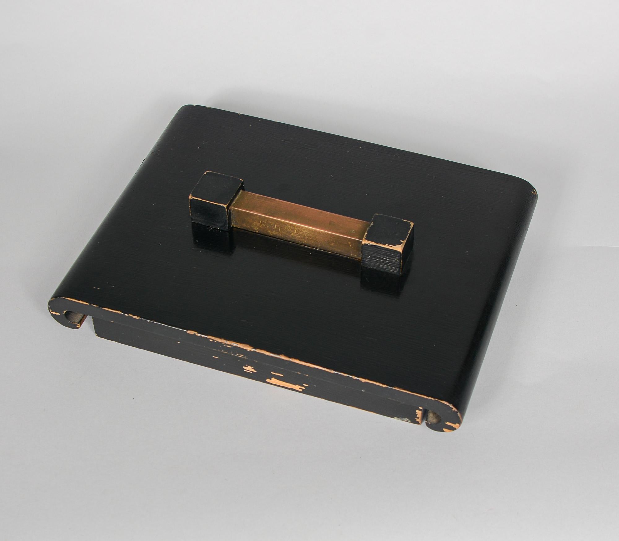 Art Moderne Lacquered Wood and Brass Cigarette or Stash Box In Good Condition For Sale In San Mateo, CA