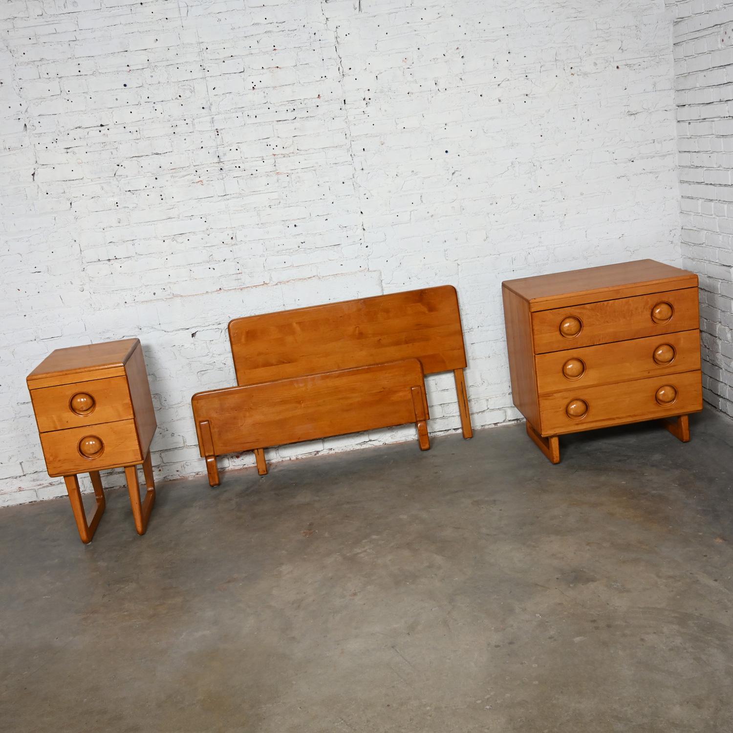 Unknown Art Moderne Maple Twin Bed Headboard Footboard Small Chest & Nightstand 3 Piece  For Sale