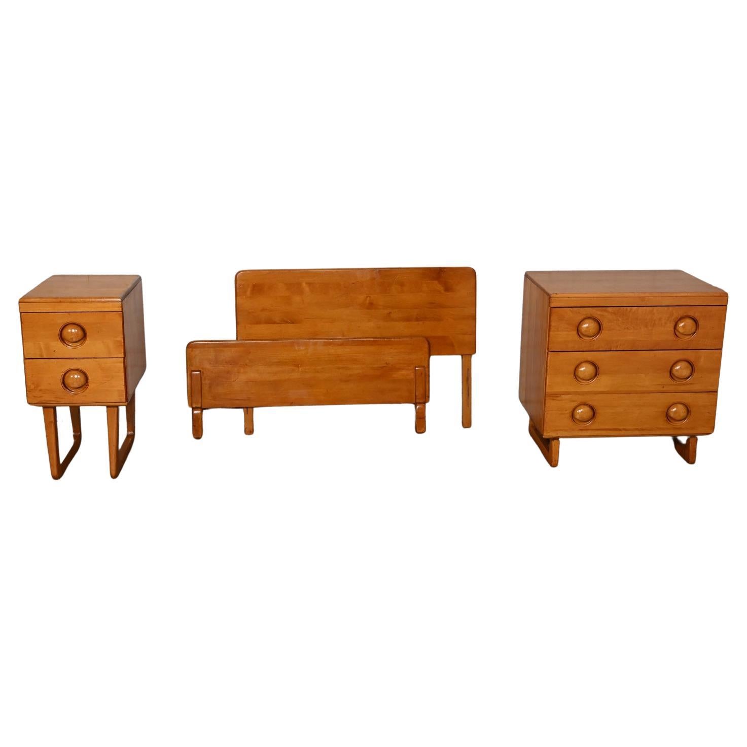 Art Moderne Maple Twin Bed Headboard Footboard Small Chest & Nightstand 3 Piece  For Sale