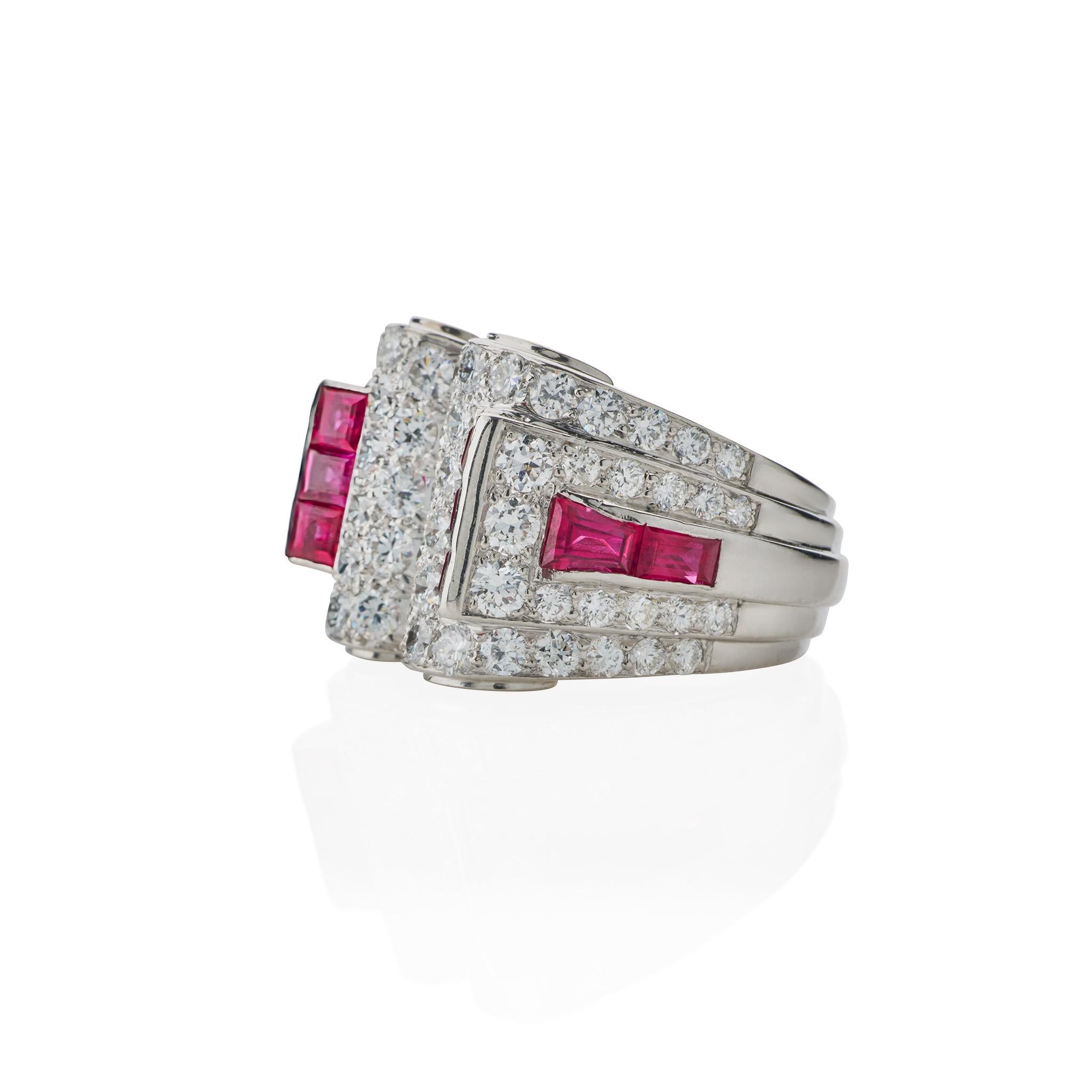 Moderner moderner Ring aus Platin, Rubin und Diamant im Angebot 1