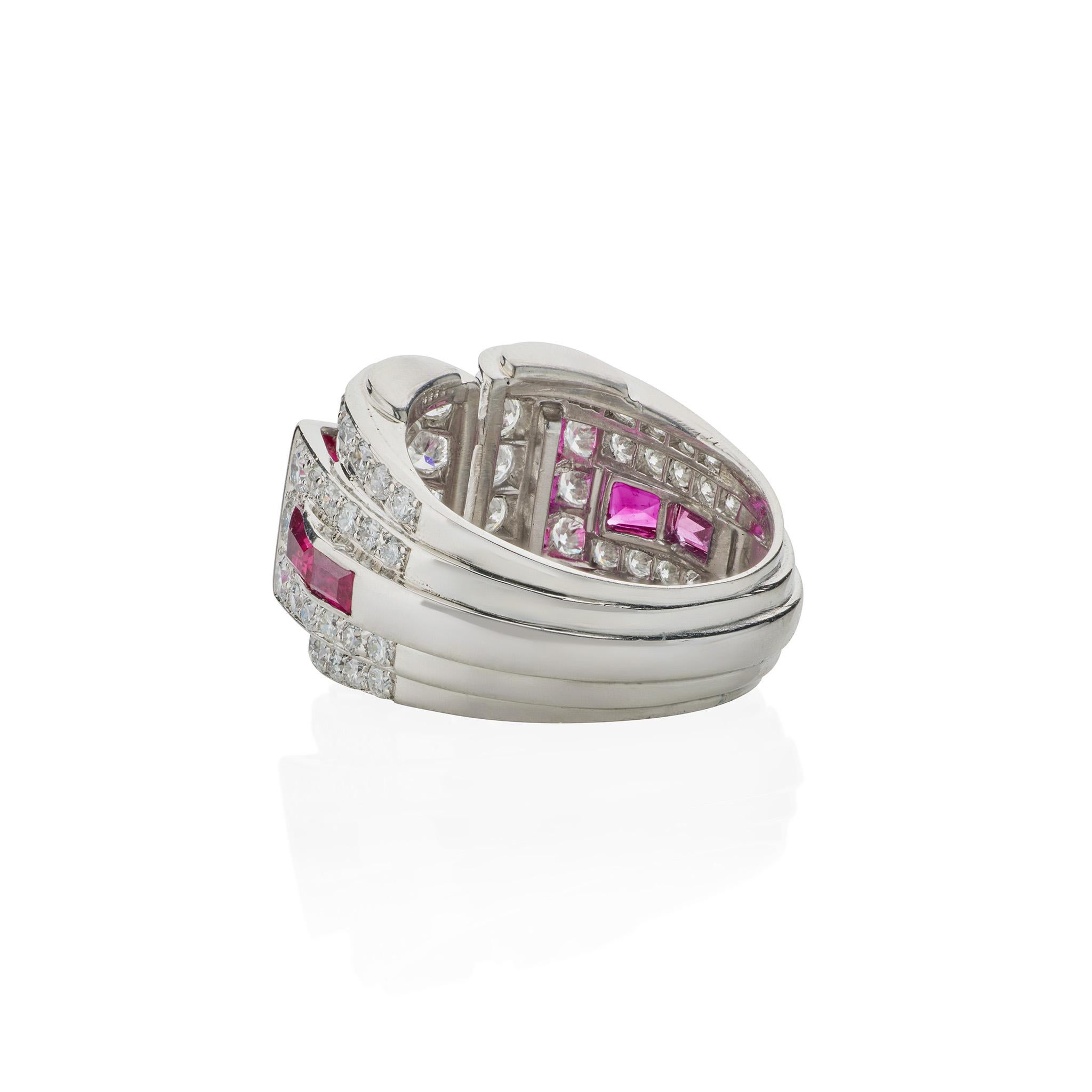 Moderner moderner Ring aus Platin, Rubin und Diamant im Angebot 2