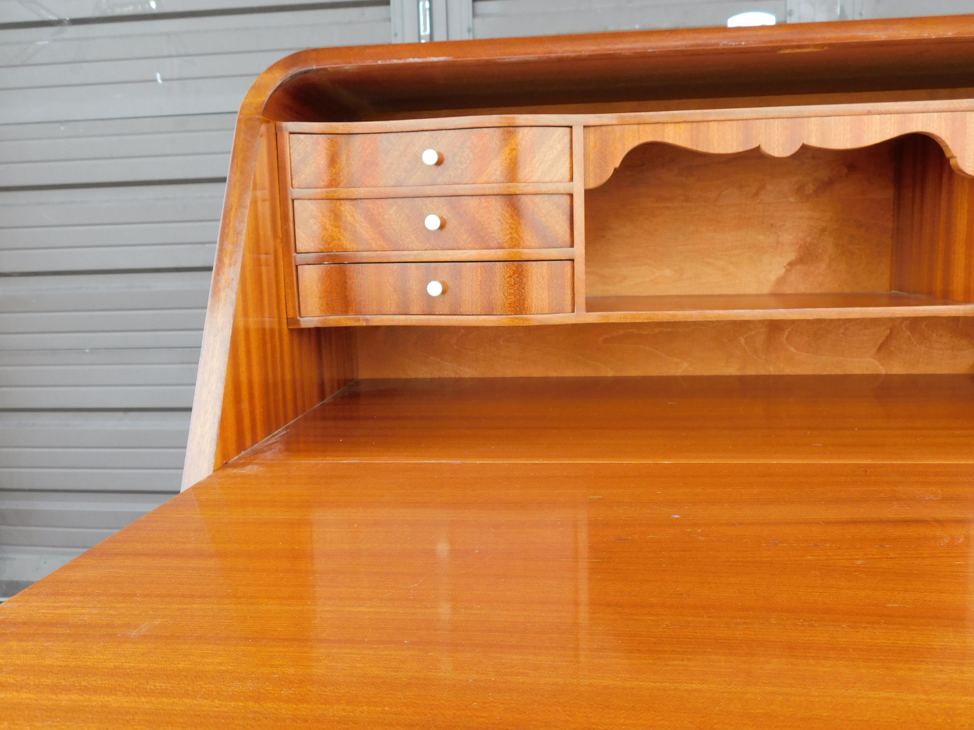 Art Moderne Secretaire Desk with Chest of Drawers in Mahogany, Sweden, 1940s For Sale 3