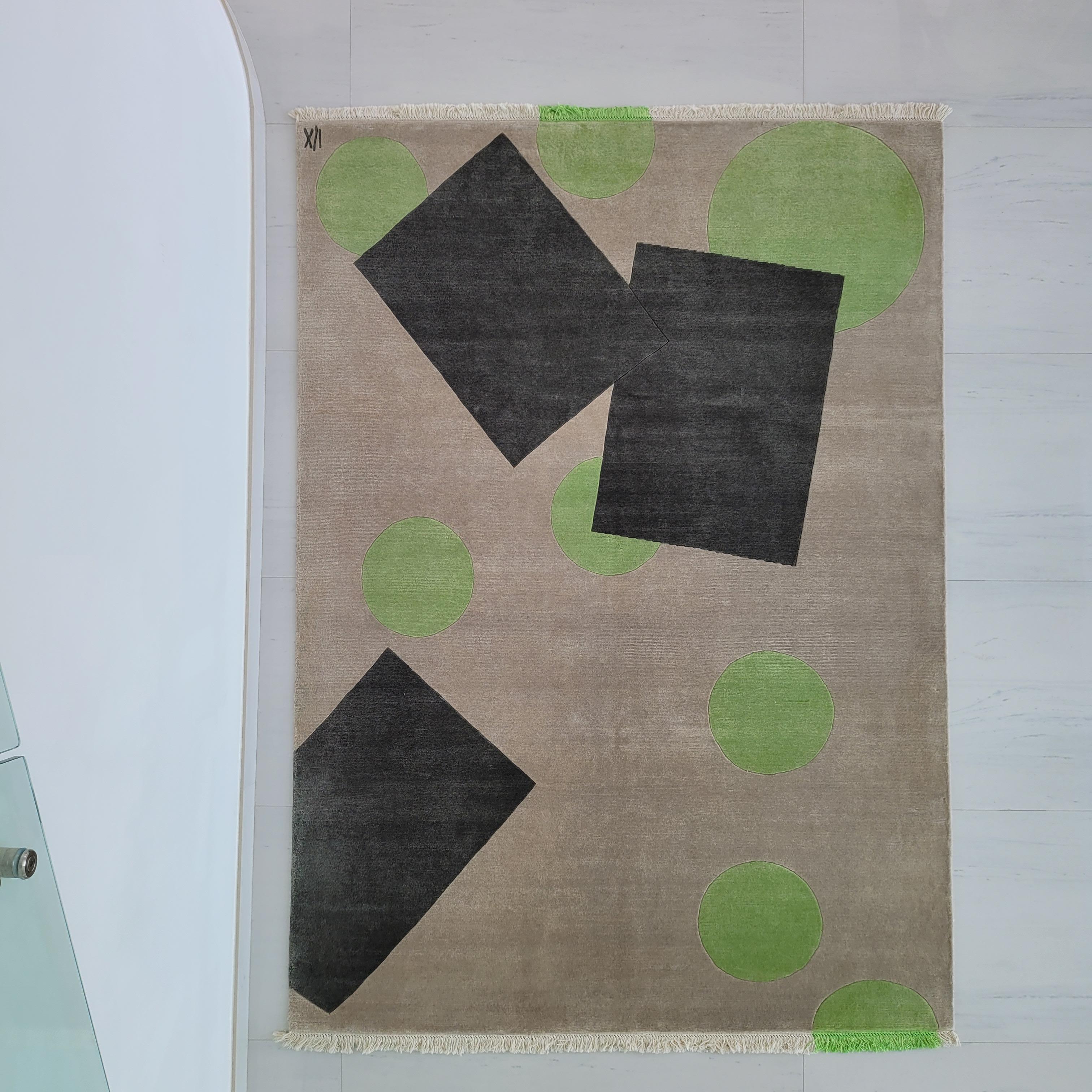 Rug  Modern Geometric Beige Brown Squares Pale Green with Circles Wool Carpet In New Condition For Sale In Dubai, Dubai