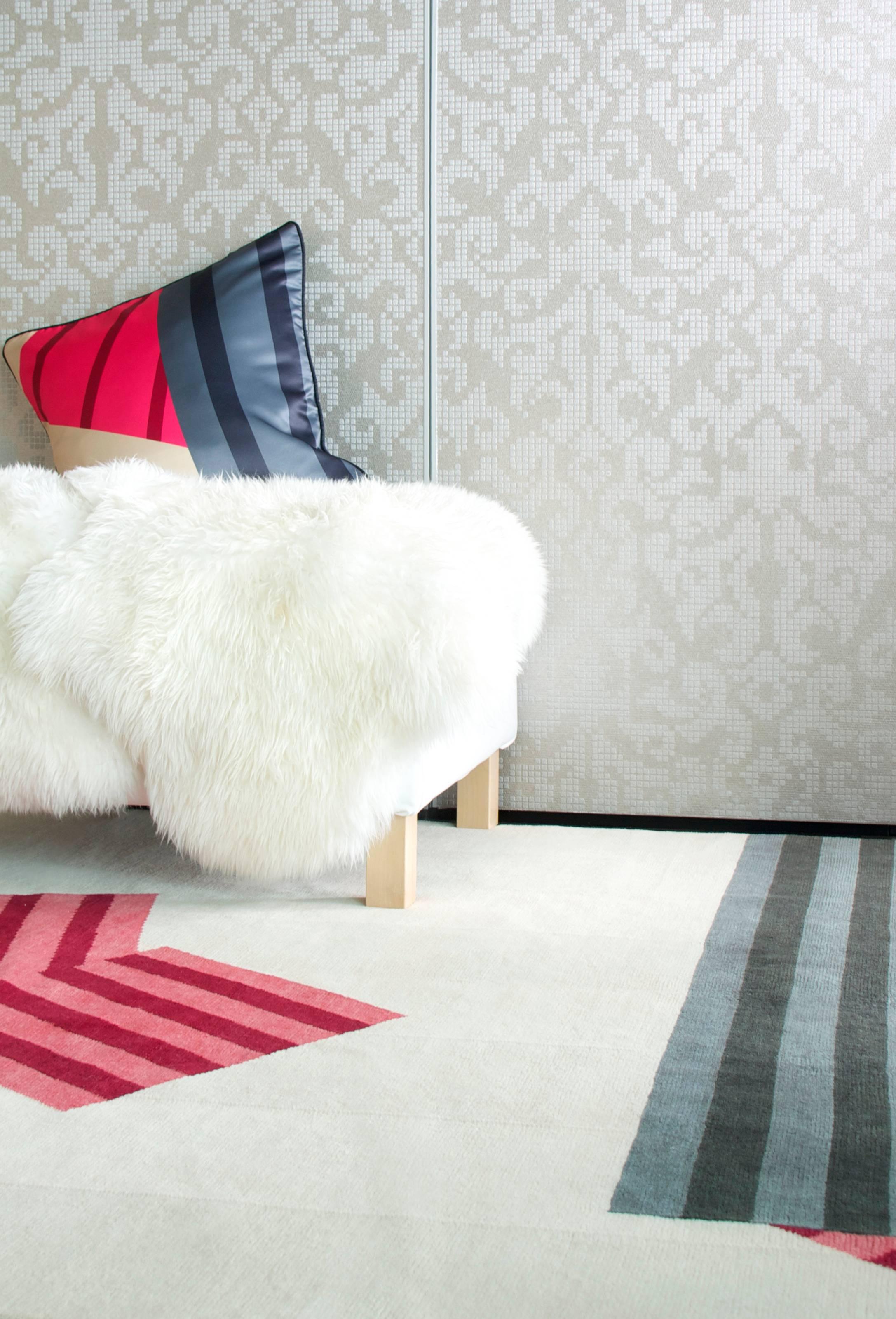Teppich Modern Geometrisch Neutral Beige Gestreift Weiß Schwarz Grau & Rot Wollteppich (Moderne) im Angebot