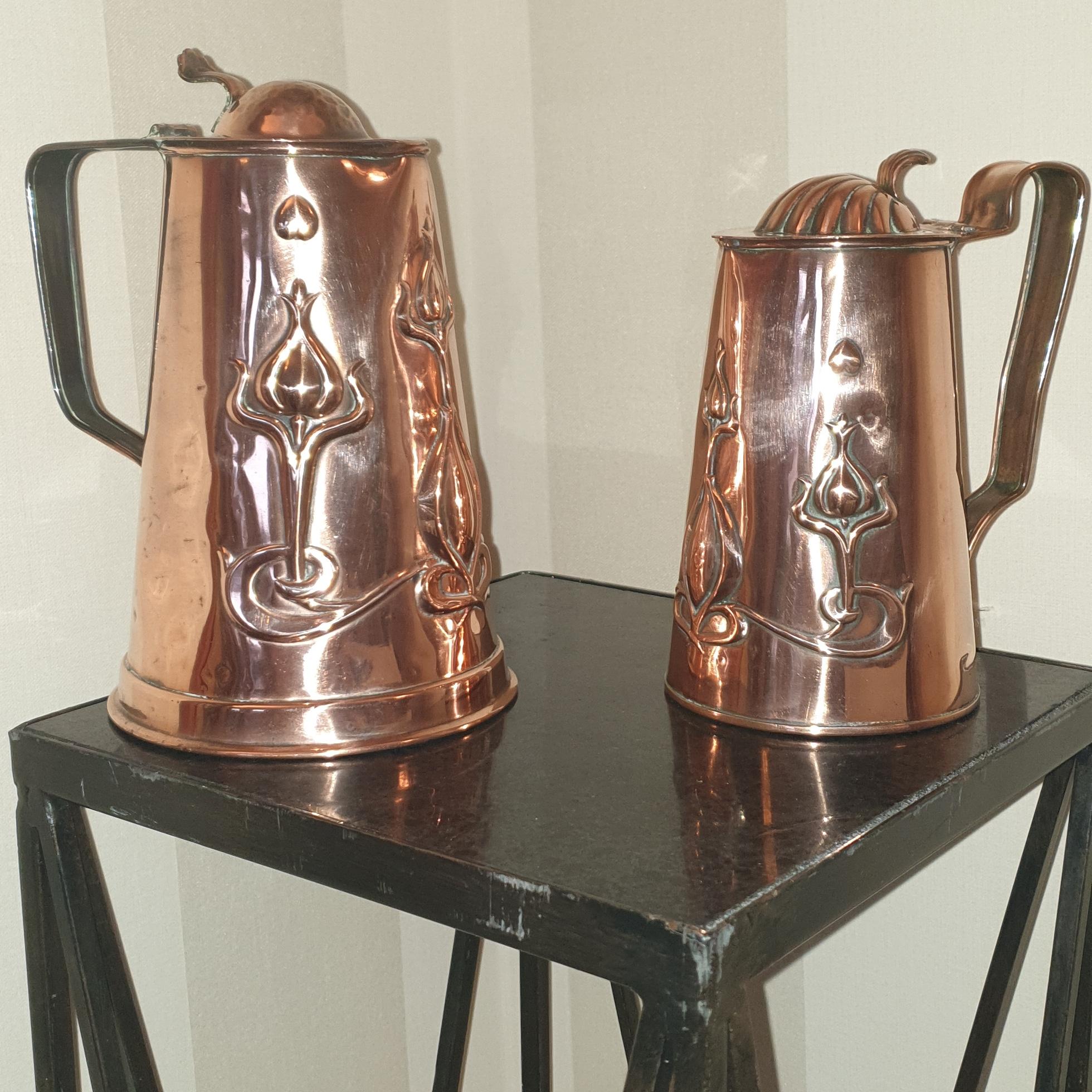 Britannique Art nouveau, pots à café en cuivre en vente