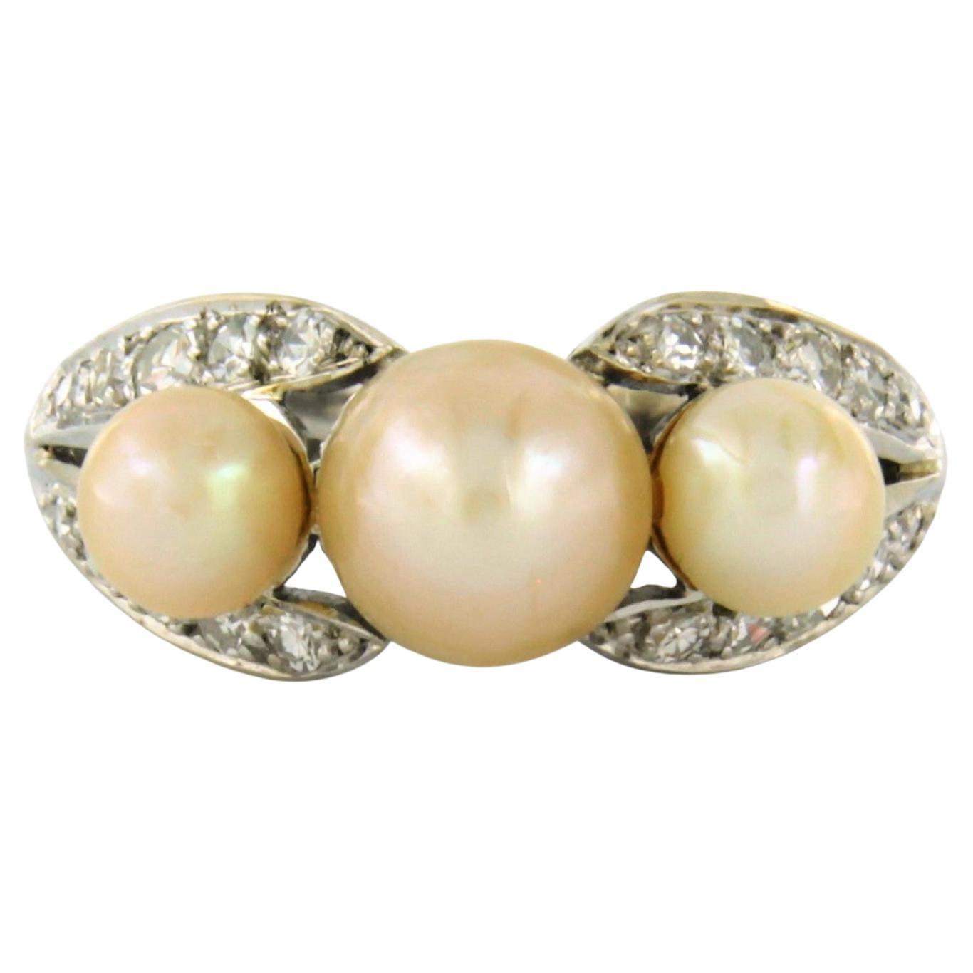 ART NOUVEAU Ring aus 14 Karat Weißgold mit Perlen und Diamanten bis zu 0,48 Karat