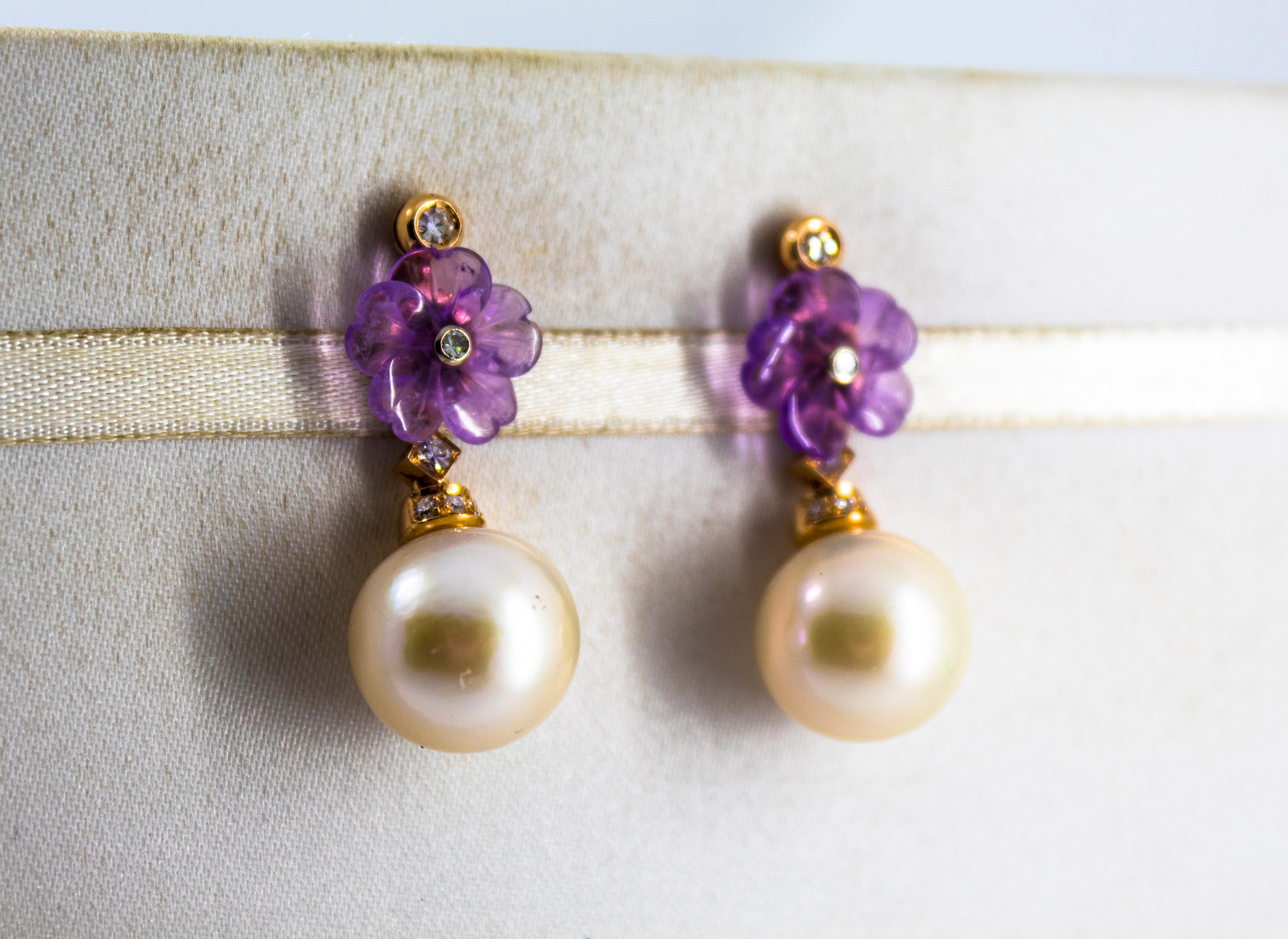 These Stud Earrings are made of 14K Yellow Gold.
These Earrings have 0.20 Carats of White Brilliant Cut Diamonds.
These Earrings have also 35.00 Carats of Pearls and Amethyst.
These Earrings are available also with Green Flowers made of Agate or