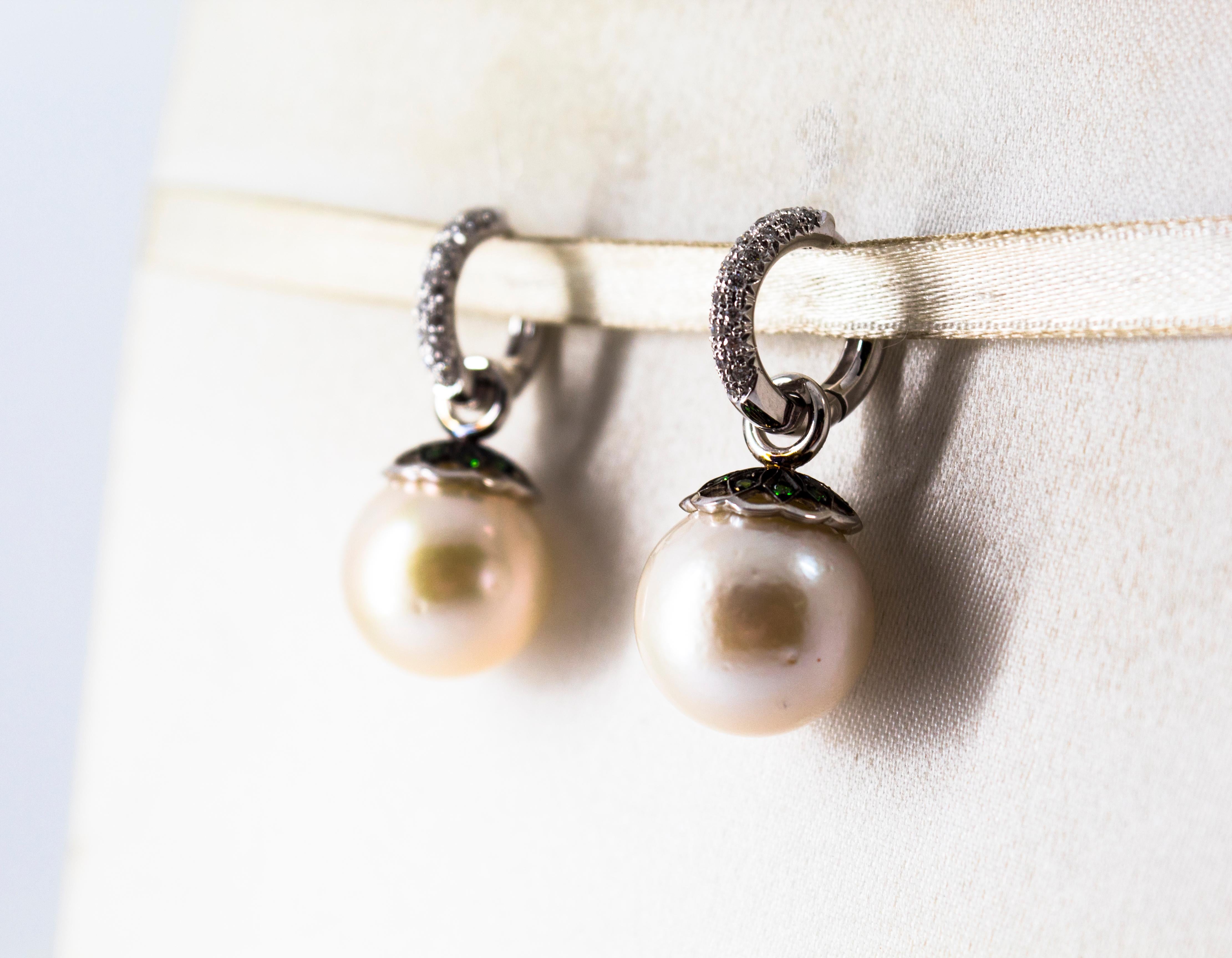 da uomo o donna Orecchini Art Nouveau in oro bianco con diamante smeraldo e perla da 0,55 carati in vendita